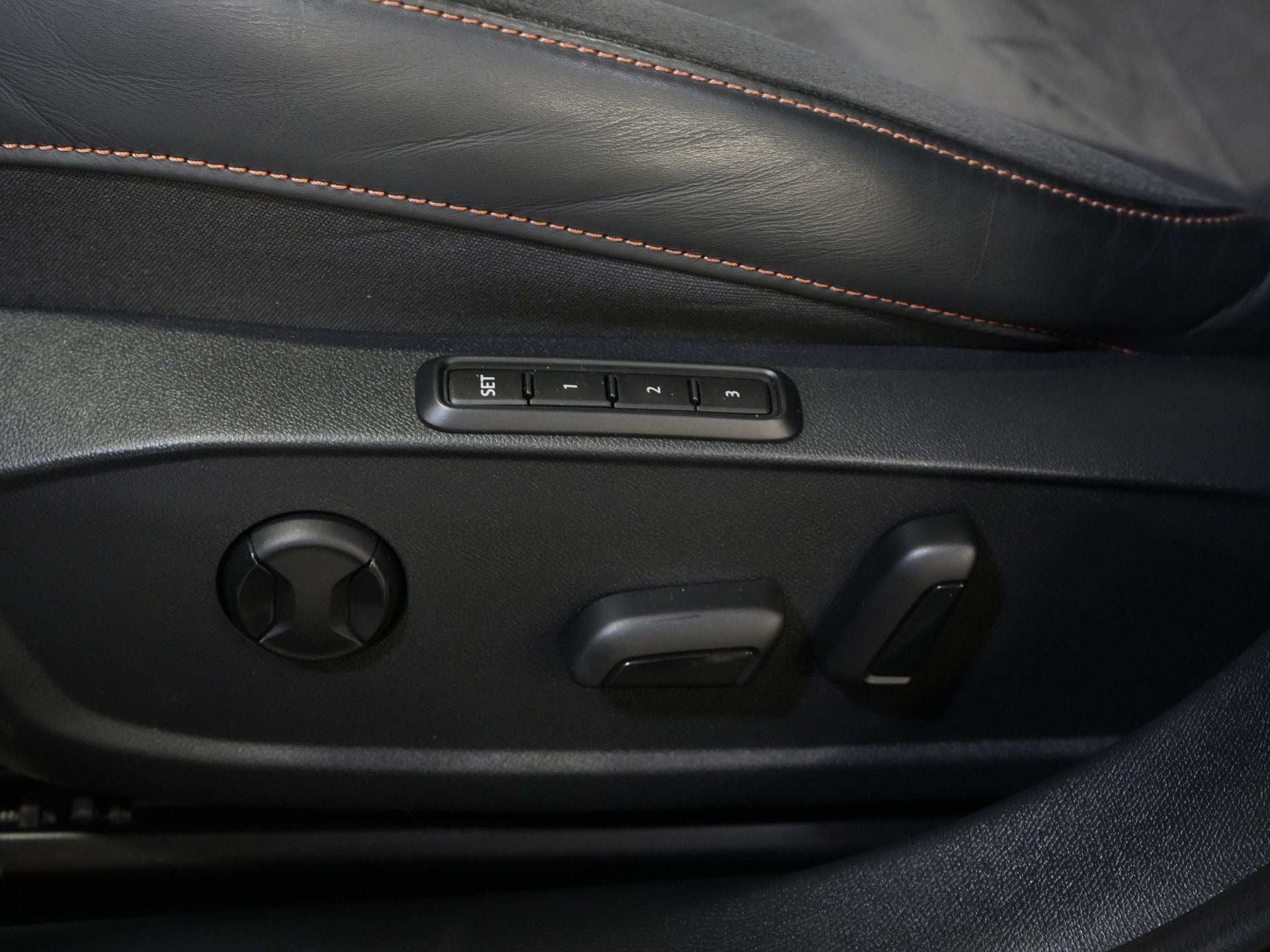 CUPRA Formentor SUV 1.4 e-Hybrid VZ 245 pk Tribe Edition Pano/ Matrix/ Adapt.Cruise/ Elek. Klep/ Memory/ 19'' LMV/ Carplay/ Standkachel/ Stuurverw./