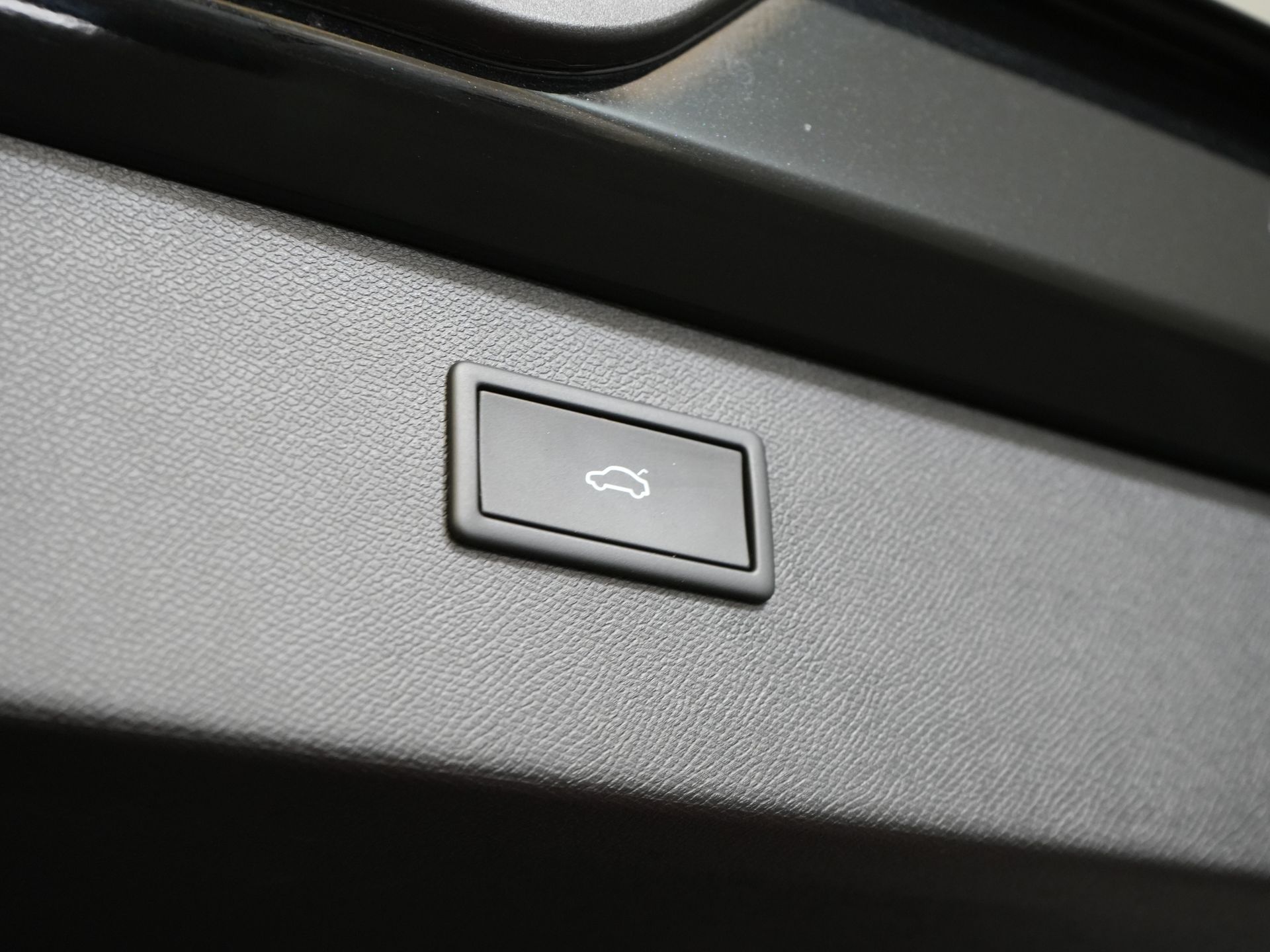 CUPRA Formentor SUV 1.4 e-Hybrid VZ 245 pk Tribe Edition Pano/ Matrix/ Adapt.Cruise/ Elek. Klep/ Memory/ 19'' LMV/ Carplay/ Standkachel/ Stuurverw./