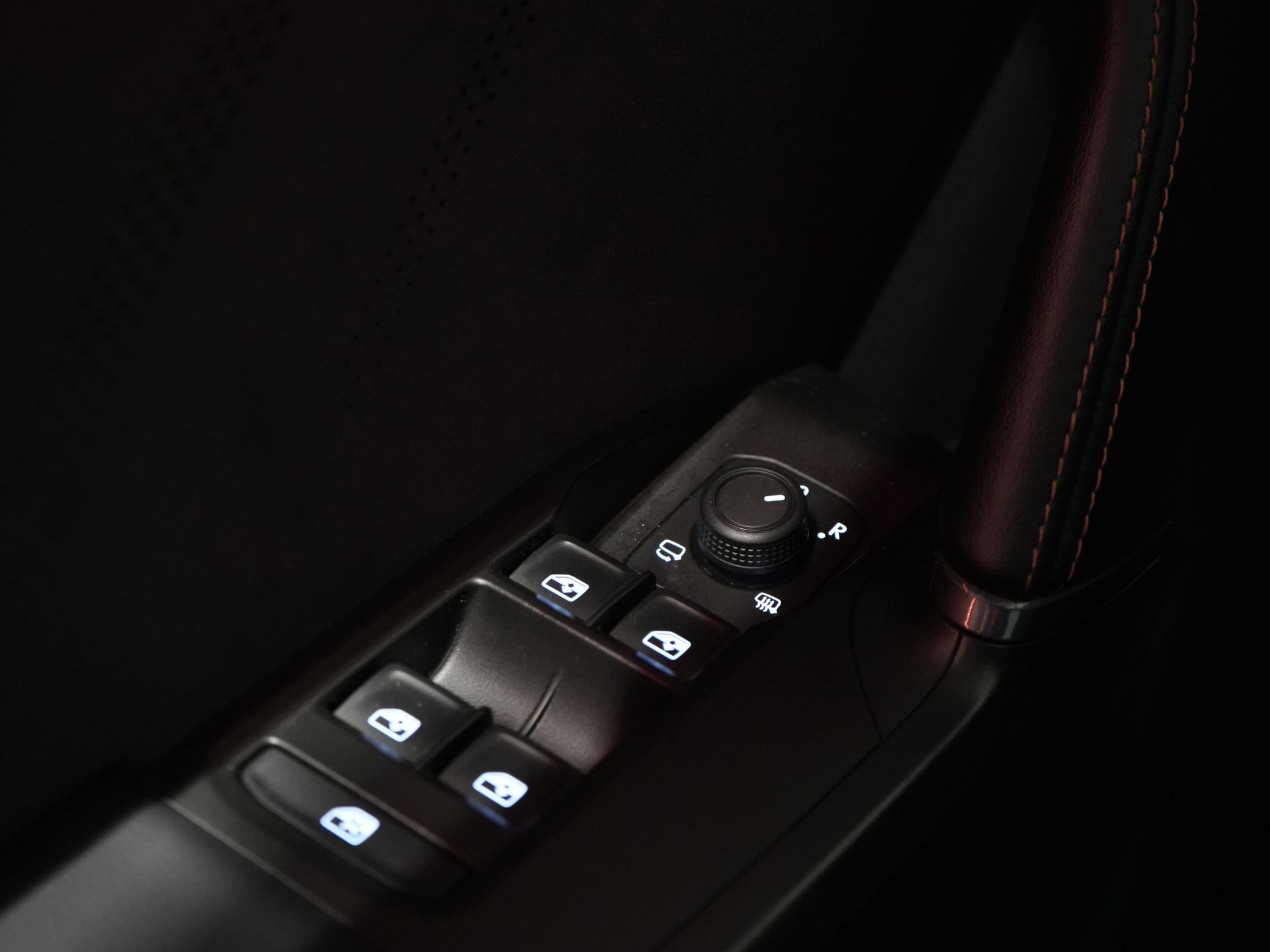 CUPRA Formentor SUV 1.4 e-Hybrid VZ 245 pk Tribe Edition Pano/ Matrix/ Adapt.Cruise/ Elek. Klep/ Memory/ 19'' LMV/ Carplay/ Standkachel/ Stuurverw./