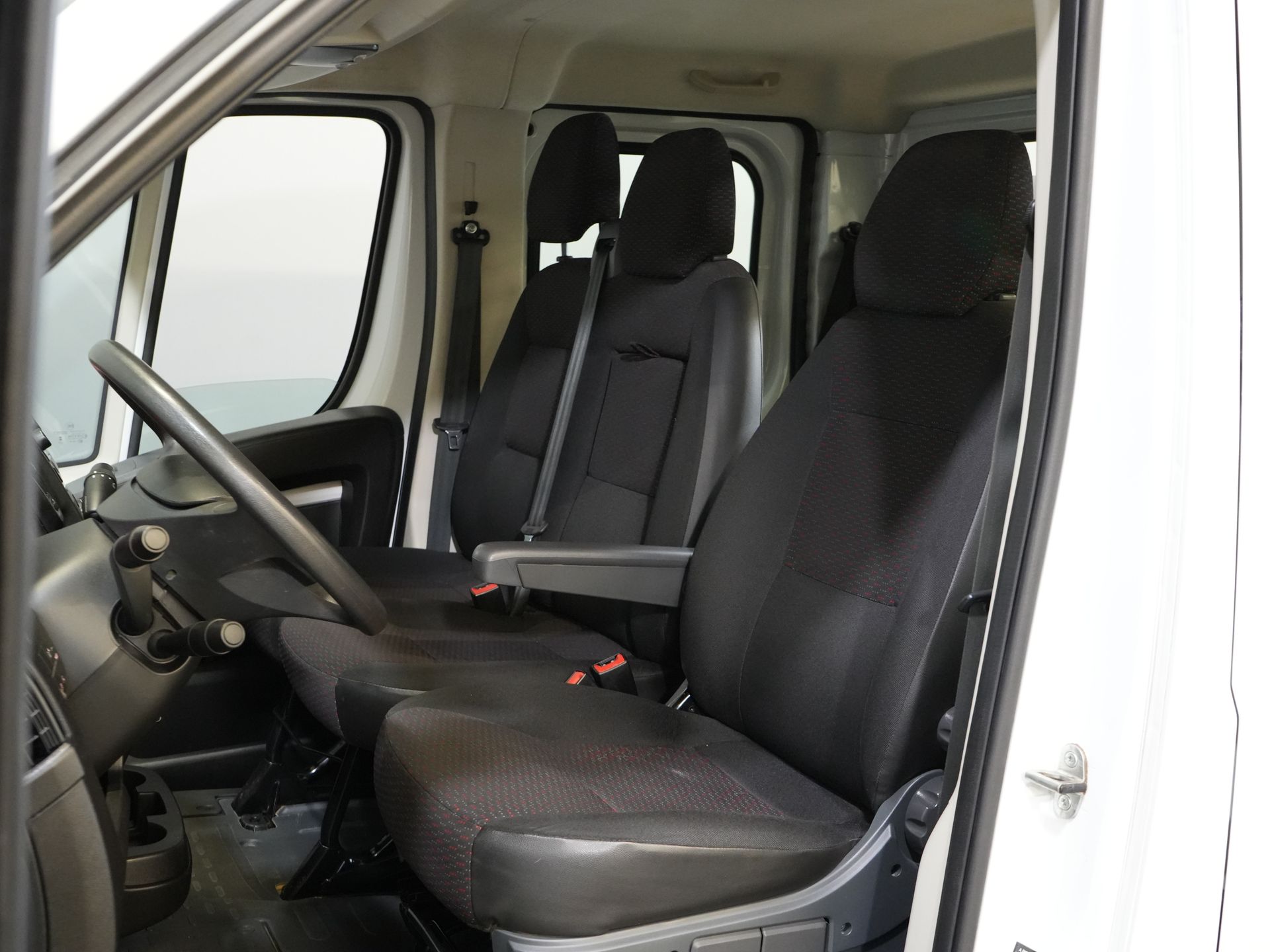Opel Movano Open laadbak 2.2 140 pk DC Dubbel Cabine Open Laadbak/ 7 Pers./ 2.5t Trekverm./ Cruise/ Airco/ 288x215x35/ Pick up