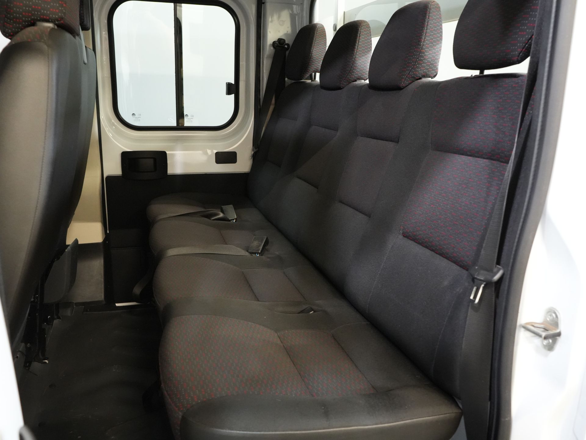 Opel Movano Open laadbak 2.2 140 pk DC Dubbel Cabine Open Laadbak/ 7 Pers./ 2.5t Trekverm./ Cruise/ Airco/ 288x215x35/ Pick up