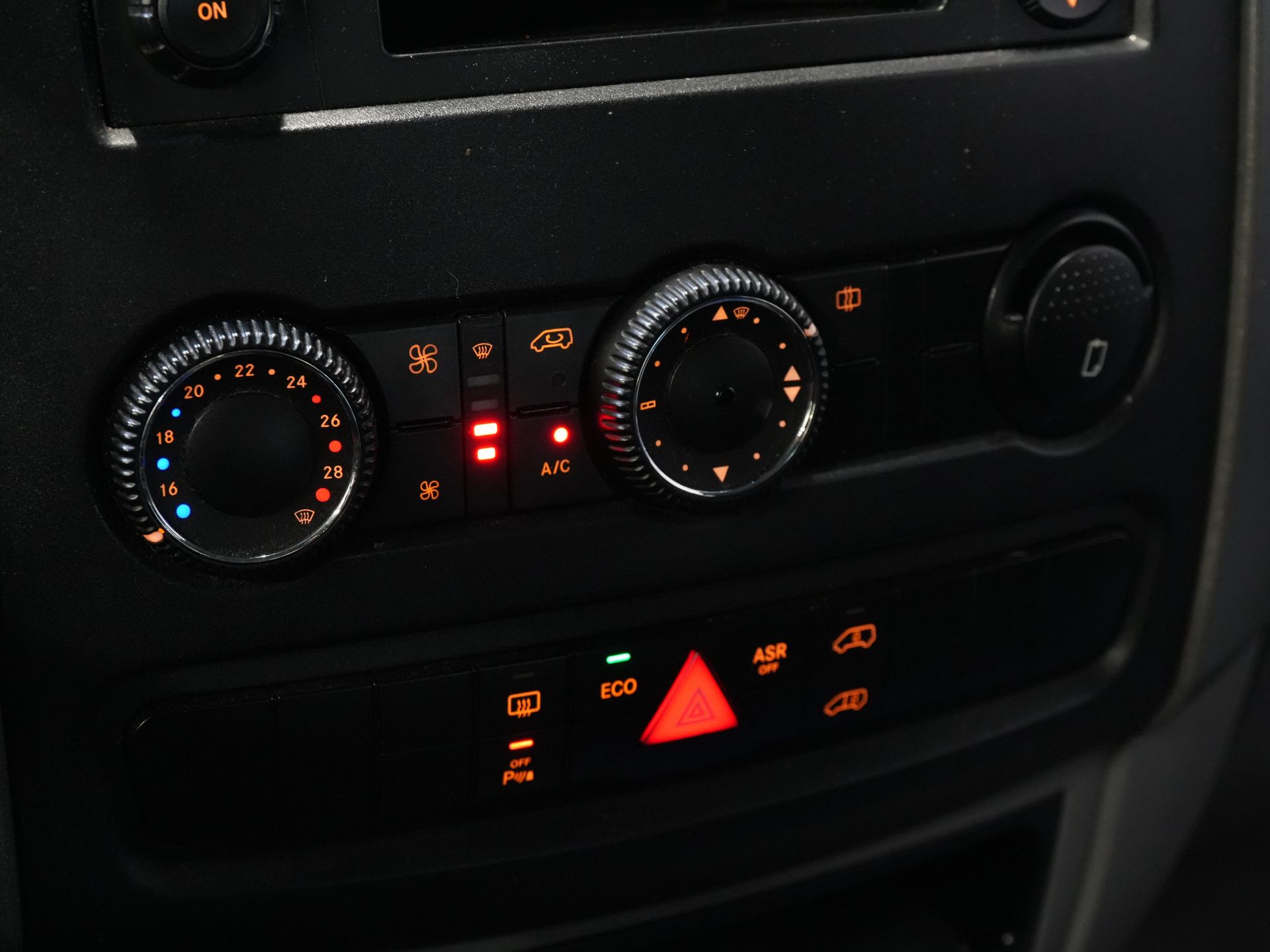 Mercedes-Benz Sprinter Personenvervoer 213 2.2 CDI Aut. L2H2 9 Persoons EXPORT Incl. BTW&BPM €13.915,- Airco/ PDC/ Sidebars/ Rearbar