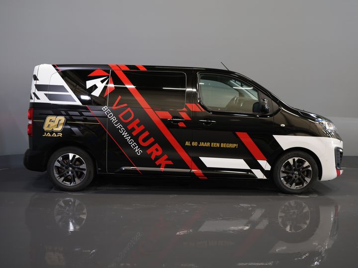 Opel Zafira-e Life Tourer Passenger 75 kWh 330 km WLTP (DEMO) 42 887 € z VAT Pano/ Elek.drzwi przesuwne/ Fotele z masażem/ Skóra/ Xenon/ Ogrzewanie postojowe/ Head Up/ Class