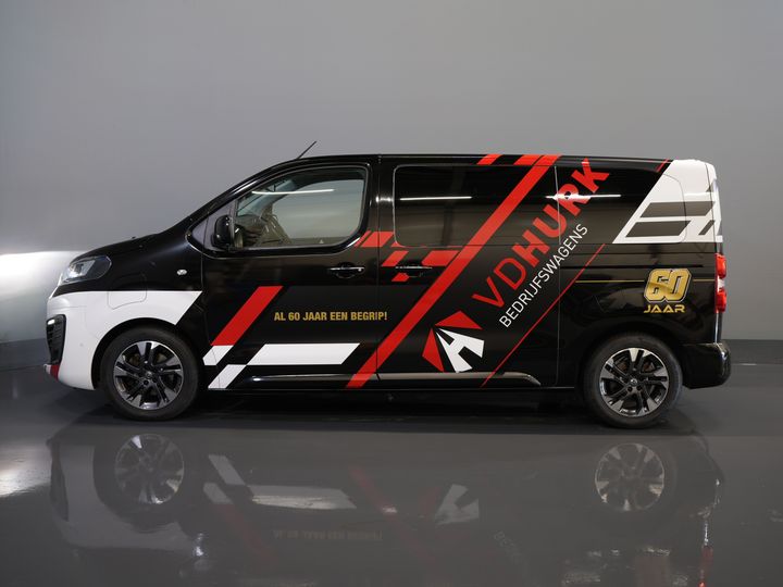 Opel Zafira-e Life Tourer Passenger 75 kWh 330 km WLTP (DEMO) 42 887 € z VAT Pano/ Elek.drzwi przesuwne/ Fotele z masażem/ Skóra/ Xenon/ Ogrzewanie postojowe/ Head Up/ Class
