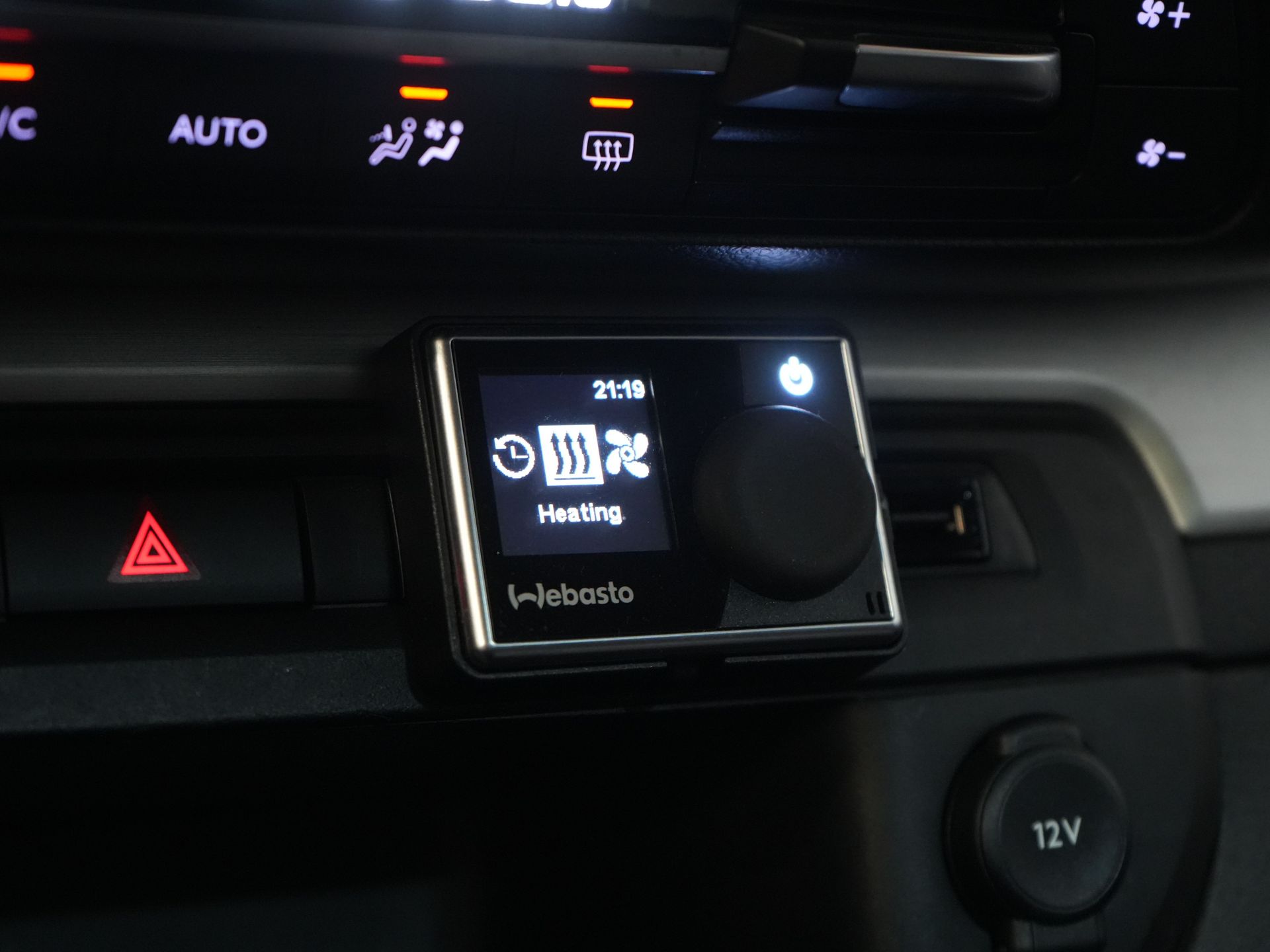 Opel Zafira-e Life Tourer Passenger 75 kWh 330 km WLTP (DEMO) 42 887 € z VAT Pano/ Elek.drzwi przesuwne/ Fotele z masażem/ Skóra/ Xenon/ Ogrzewanie postojowe/ Head Up/ Class