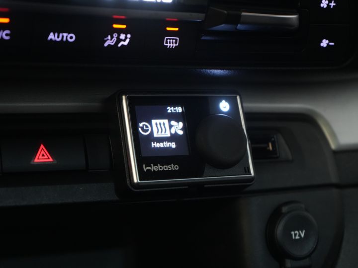 Opel Zafira-e Life Tourer Passenger 75 kWh 330 km WLTP (DEMO) 42 887 € z VAT Pano/ Elek.drzwi przesuwne/ Fotele z masażem/ Skóra/ Xenon/ Ogrzewanie postojowe/ Head Up/ Class