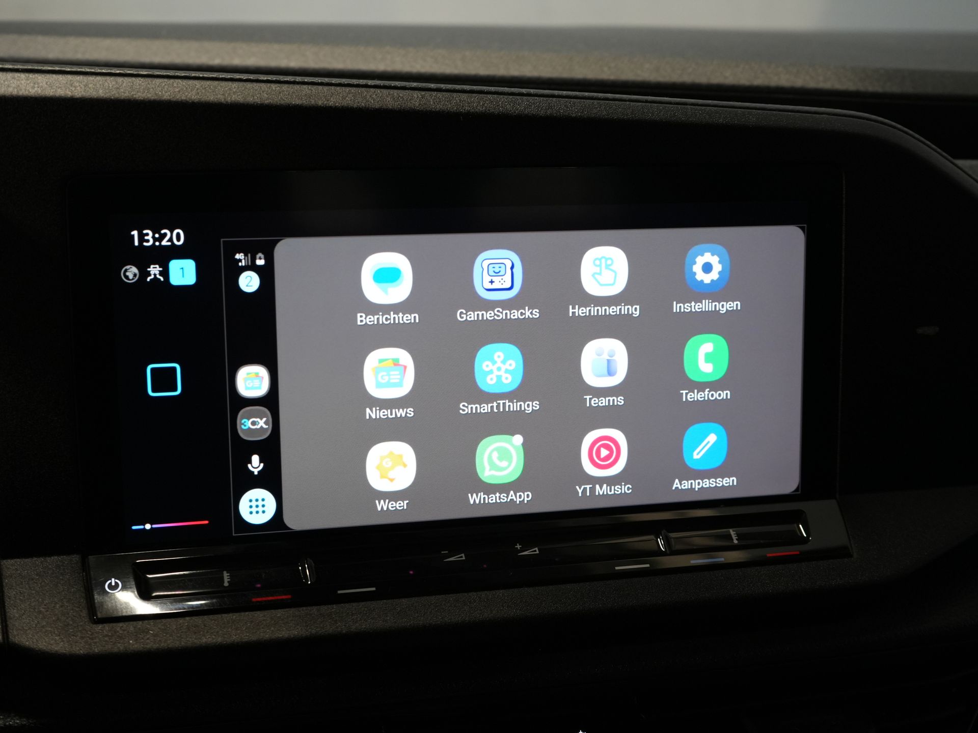 Volkswagen Caddy Cargo Van 2.0 TDI Händlergepflegt/ Carplay/ Navi/ Cruise/ DAB/ 16 ”LMV/ PDC/ Abschlepphaken/ Klimaanlage