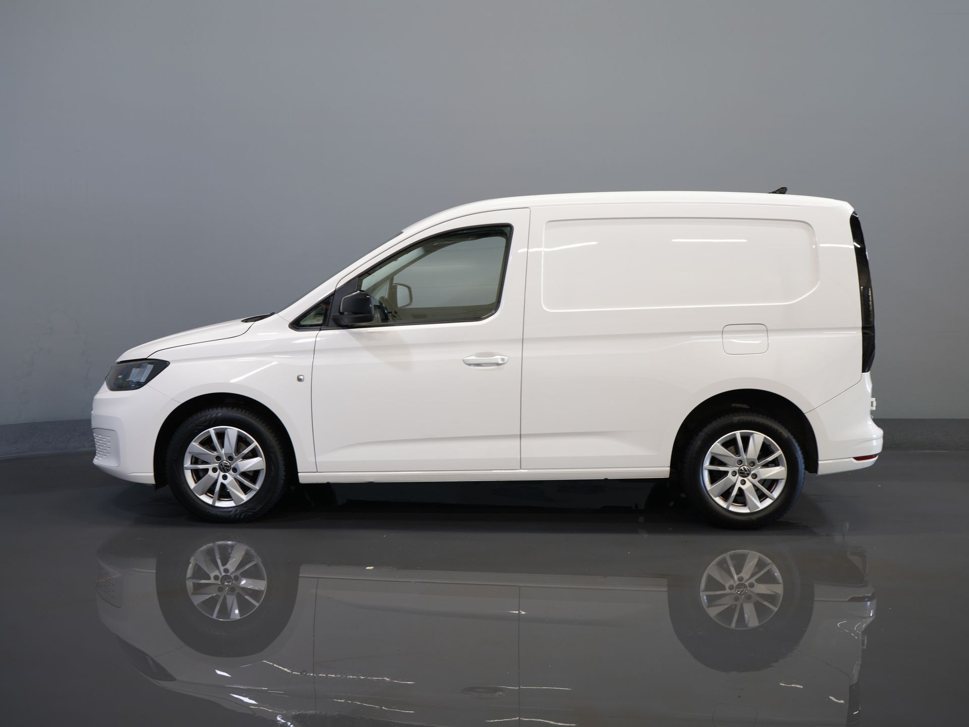 Volkswagen Caddy Cargo Van 2.0 TDI Händlergepflegt/ Carplay/ Navi/ Cruise/ DAB/ 16 ”LMV/ PDC/ Abschlepphaken/ Klimaanlage