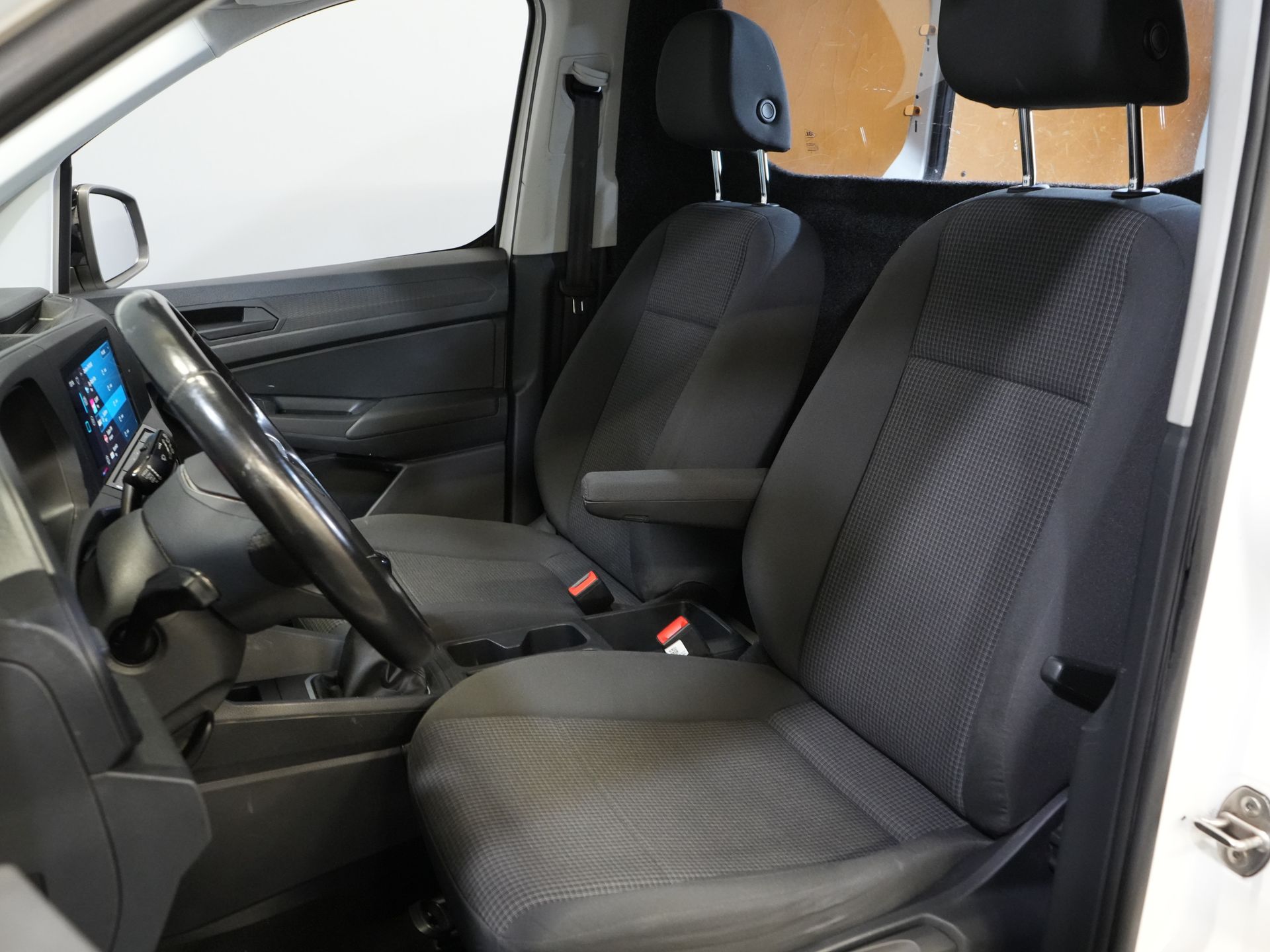 Volkswagen Caddy Cargo Van 2.0 TDI Händlergepflegt/ Carplay/ Navi/ Cruise/ DAB/ 16 ”LMV/ PDC/ Abschlepphaken/ Klimaanlage
