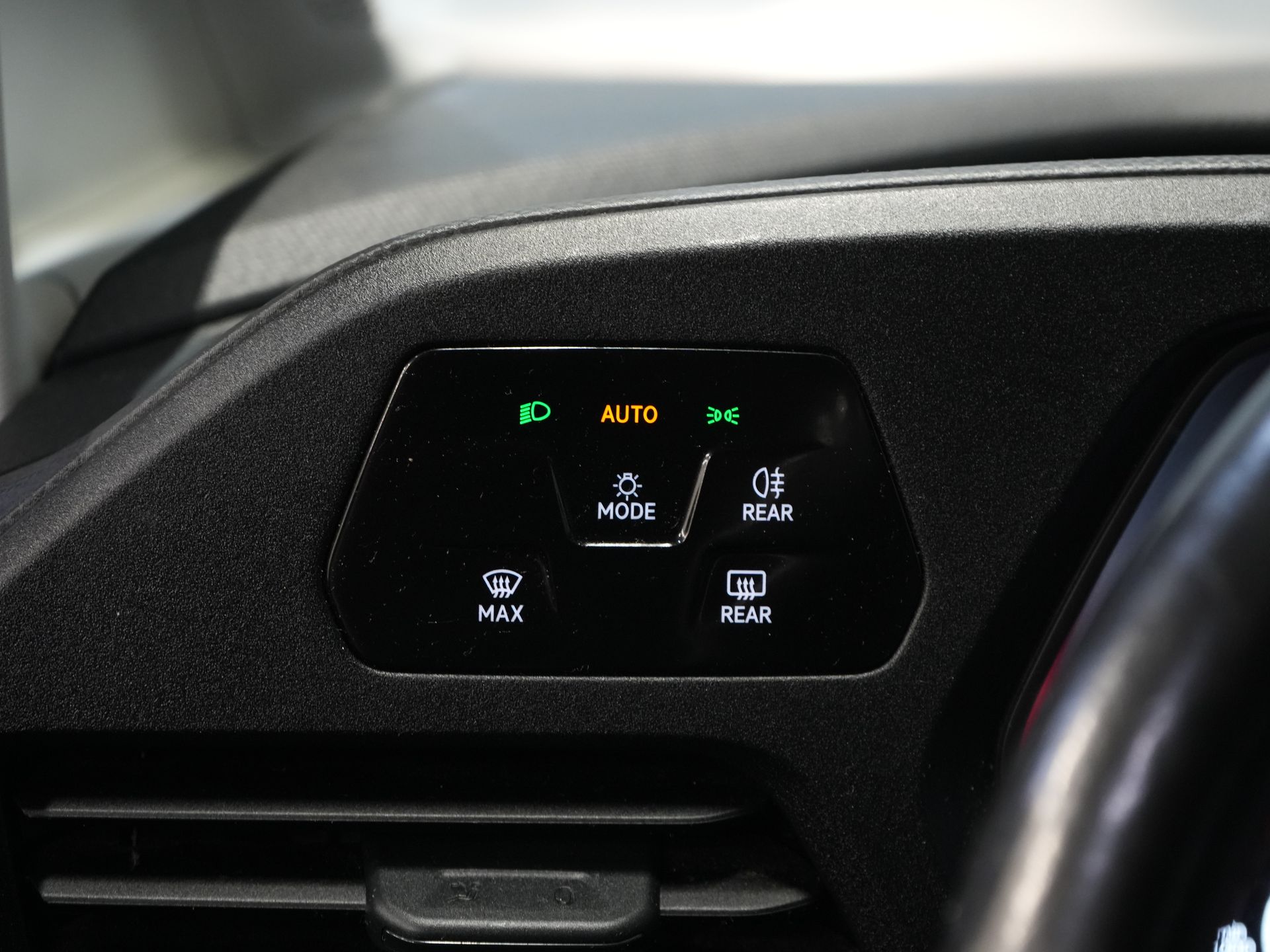 Volkswagen Caddy Cargo Van 2.0 TDI Händlergepflegt/ Carplay/ Navi/ Cruise/ DAB/ 16 ”LMV/ PDC/ Abschlepphaken/ Klimaanlage