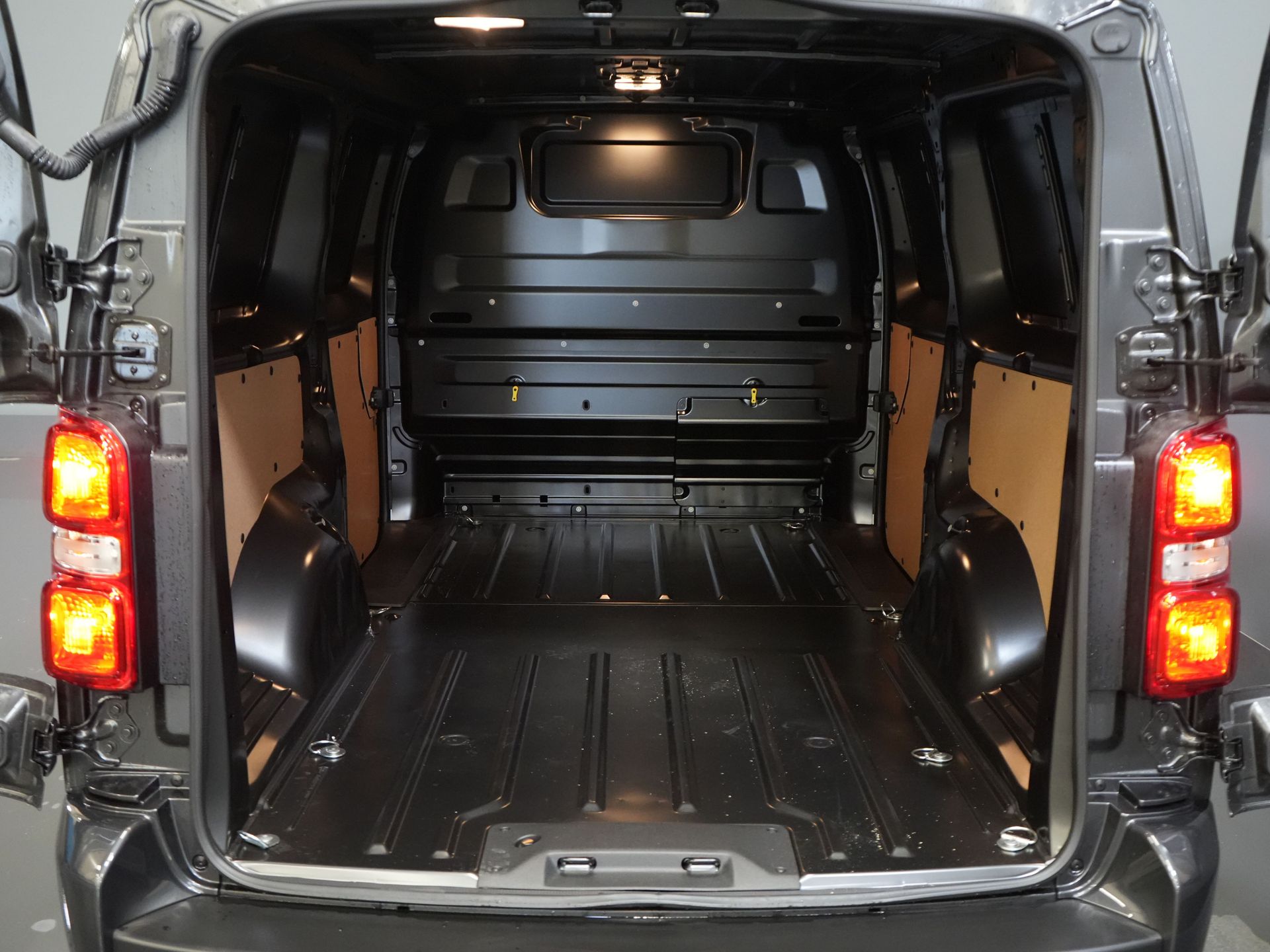 Citroën Jumpy Furgón 2.0 HDI 180 CV Aut. L3 BPM ¡GRATIS! 2x Puerta corredera/ Navi/ Carplay/ Cámara/ PDC/ Cruise/ Airco