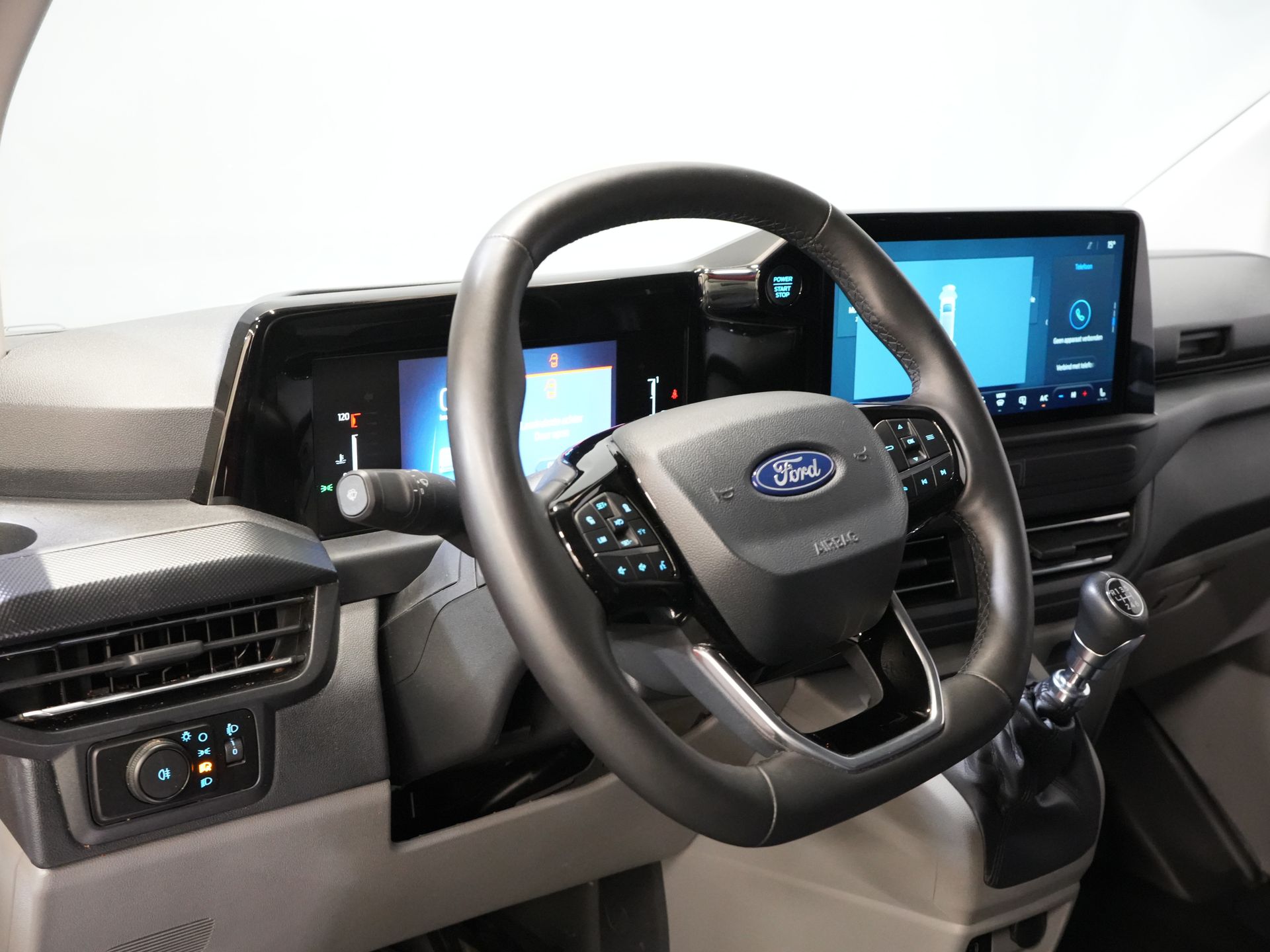 Ford Transit Custom Bestelbus 2.0 TDCI 150 pk L2 Limited BPM VRIJ! Garantie tot 1-28'/ Adapt. Cruise/ LED/ Stoelverw./ Stuurverw./ Carplay/ PDC/ Camera