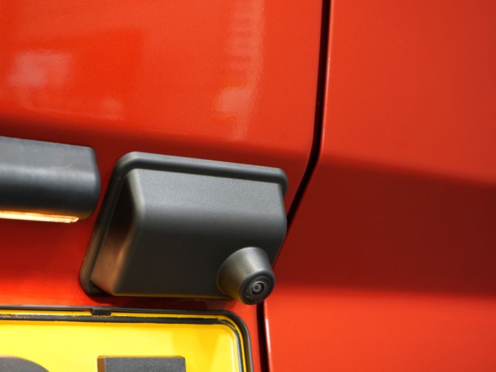 Ford Transit Custom Bestelbus 2.0 TDCI 150 pk L2 Limited BPM VRIJ! Garantie tot 1-28'/ Adapt. Cruise/ LED/ Stoelverw./ Stuurverw./ Carplay/ PDC/ Camera