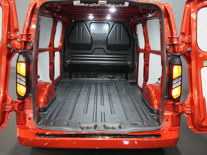 Ford Transit Custom Bestelbus 2.0 TDCI 150 pk L2 Limited BPM VRIJ! Garantie tot 1-28'/ Adapt. Cruise/ LED/ Stoelverw./ Stuurverw./ Carplay/ PDC/ Camera