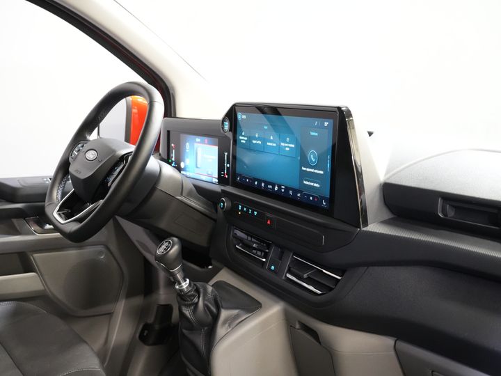 Ford Transit Custom Bestelbus 2.0 TDCI 150 pk L2 Limited BPM VRIJ! Garantie tot 1-28'/ Adapt. Cruise/ LED/ Stoelverw./ Stuurverw./ Carplay/ PDC/ Camera