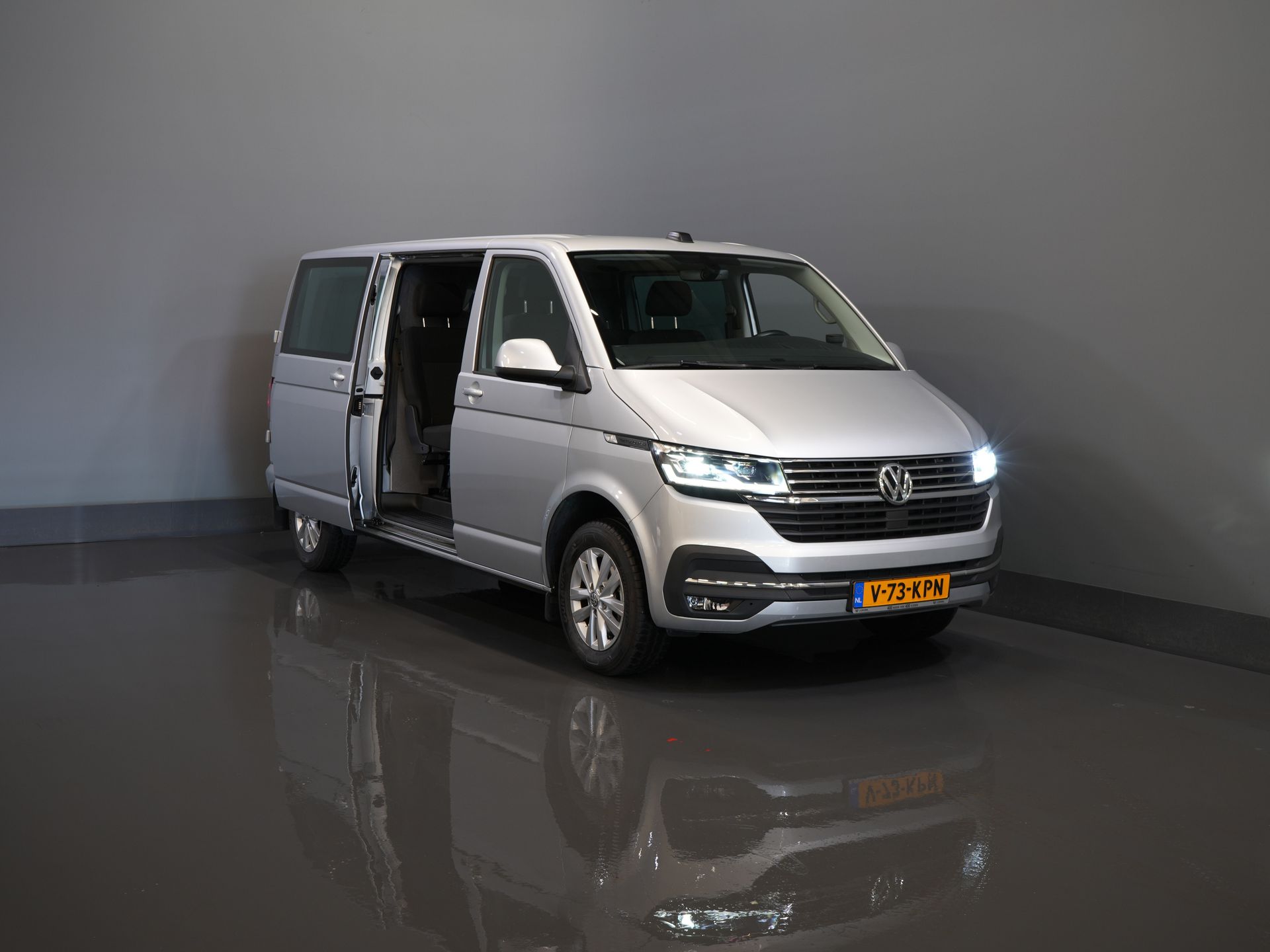 Volkswagen Transporter Van T6.1 2.0 TDI 150 KM DSG Aut. L2 DC Double Cab Highline BPM GRATIS! Adapt.Cruise/ LED/ 2xDrzwi przesuwne/ Ogrzewanie postojowe/ Carplay/ Fotele