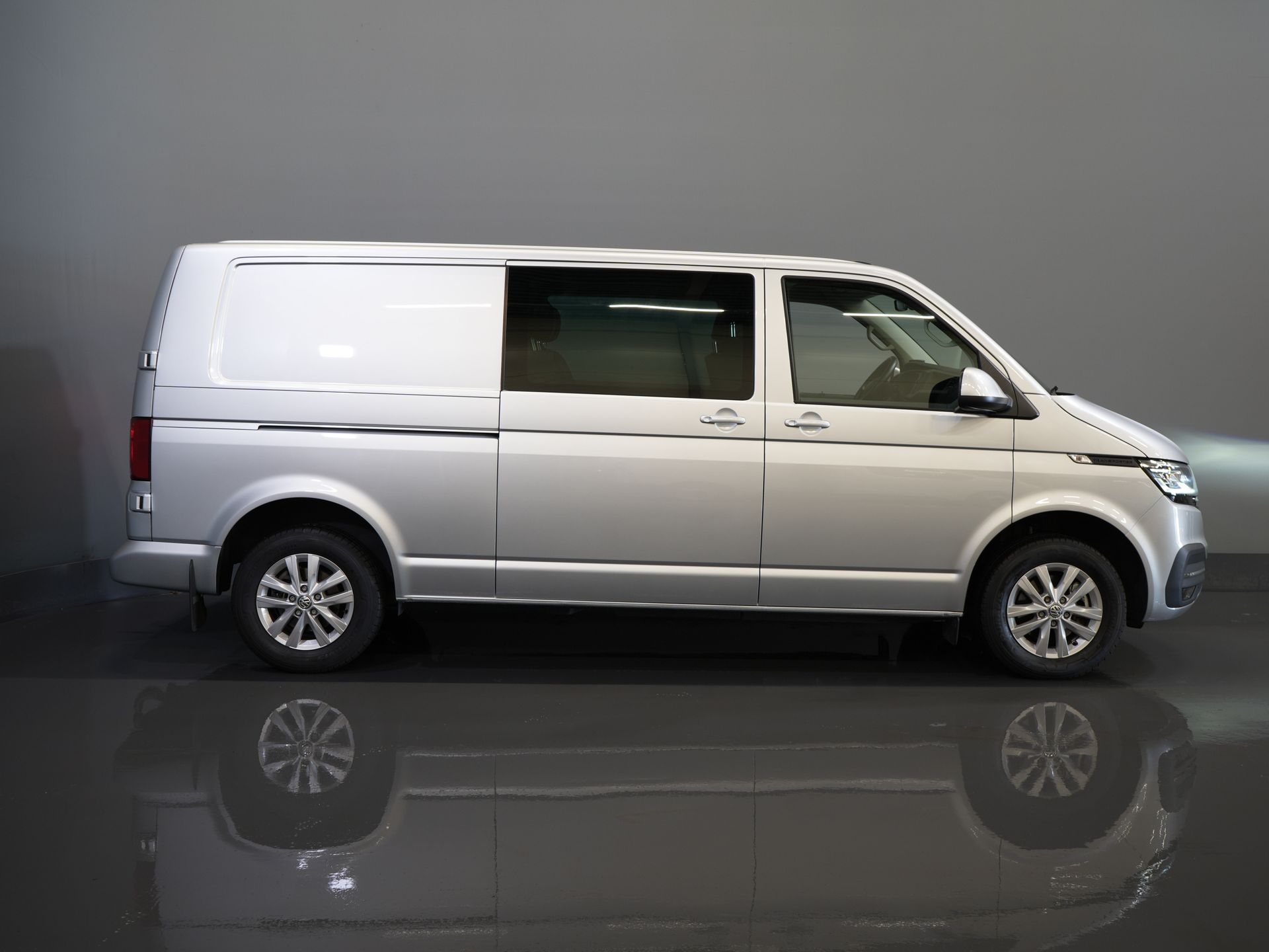 Volkswagen Transporter Van T6.1 2.0 TDI 150 KM DSG Aut. L2 DC Double Cab Highline BPM GRATIS! Adapt.Cruise/ LED/ 2xDrzwi przesuwne/ Ogrzewanie postojowe/ Carplay/ Fotele