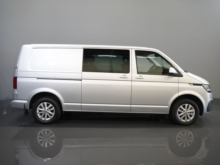 Volkswagen Transporter Van T6.1 2.0 TDI 150 к.с. DSG Aut. L2 DC Double Cab Highline BPM БЕЗКОШТОВНО! Адапт.круїз/ LED/ 2xЗсувні двері/ Підігрів підставки/ Carplay/ Сидіння