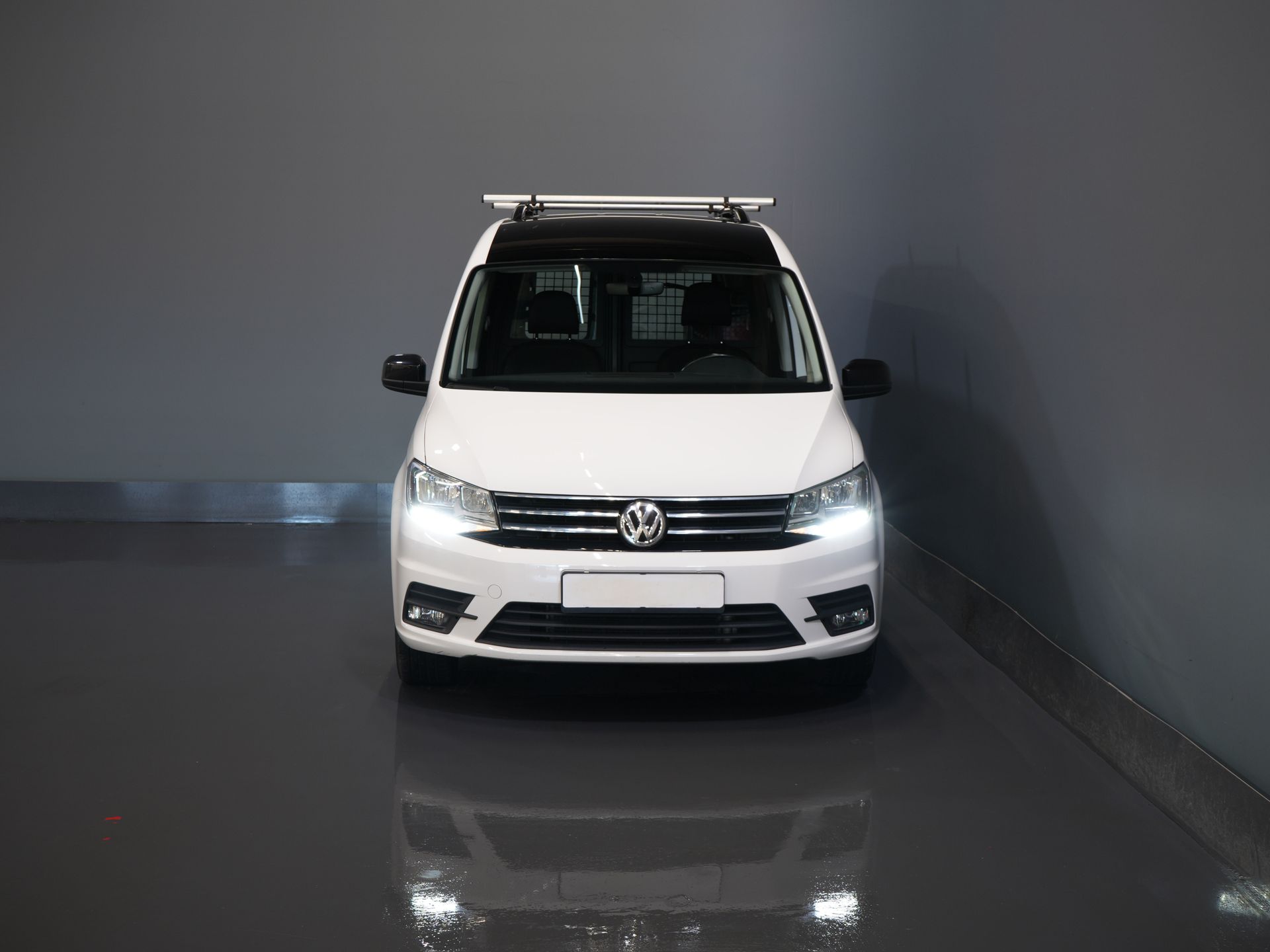 Volkswagen Caddy Van 2.0 TDI 100 ch DSG Aut. BPM FREE ! Edition 35 Carplay/ Seatverw./Chauffage au sol/ Cruise/ Airco/ PDC/ LMV/ Porte-bagages/ Barre de remorquage/ In