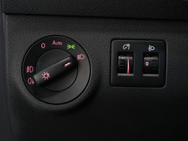 Volkswagen Caddy Van 2.0 TDI 100 ch DSG Aut. BPM FREE ! Edition 35 Carplay/ Seatverw./Chauffage au sol/ Cruise/ Airco/ PDC/ LMV/ Porte-bagages/ Barre de remorquage/ In