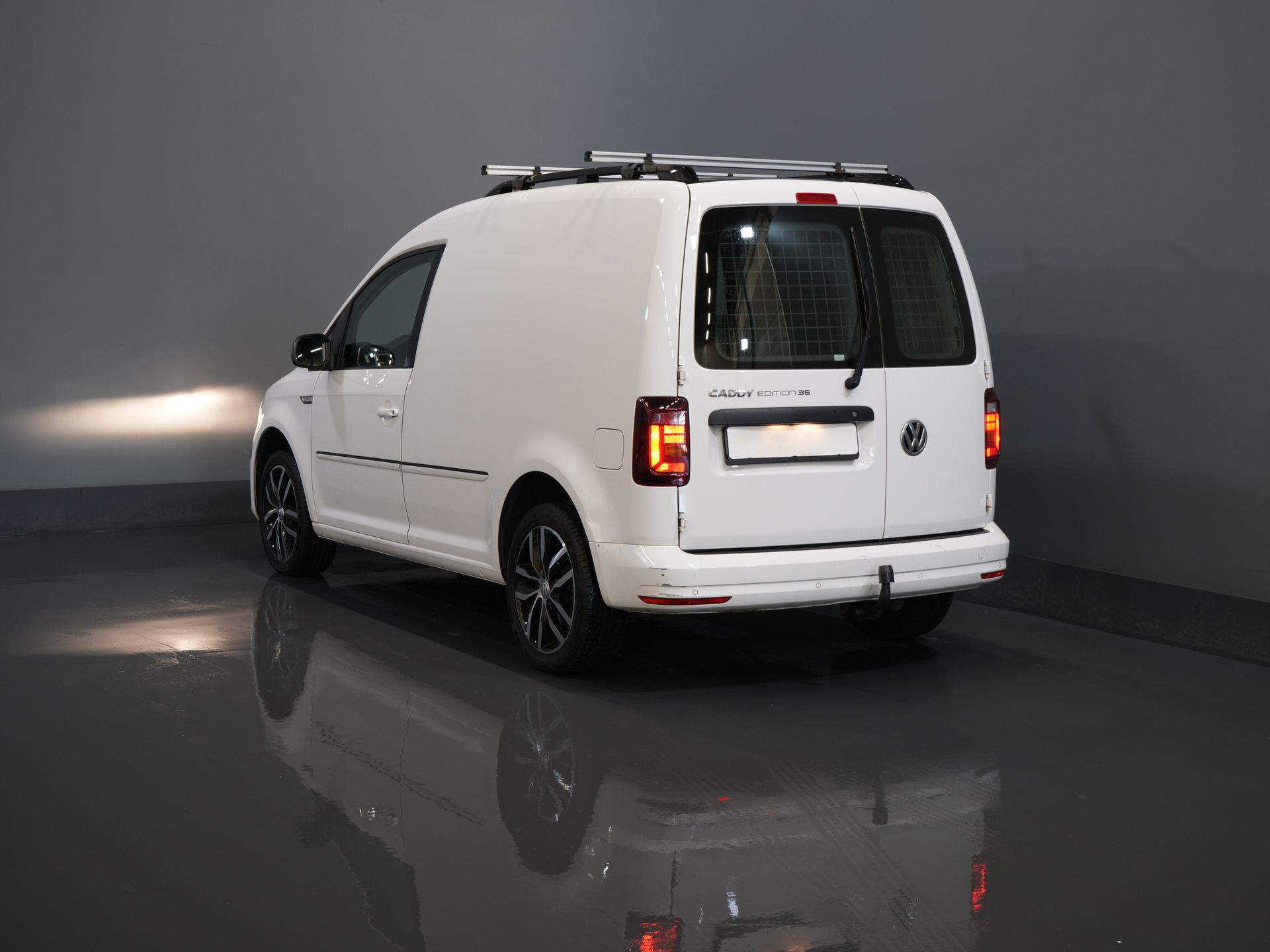 Volkswagen Caddy Van 2.0 TDI 100 ch DSG Aut. BPM FREE ! Edition 35 Carplay/ Seatverw./Chauffage au sol/ Cruise/ Airco/ PDC/ LMV/ Porte-bagages/ Barre de remorquage/ In