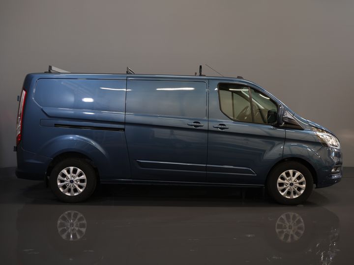 Ford Transit Custom Bestelbus 320 2.0 TDCI 170 pk Aut. L2 Trend BPM VRIJ! Carplay/ Stoelverw./ Camera/ PDC/ LMV/ Dakdragers/ Trekhaak