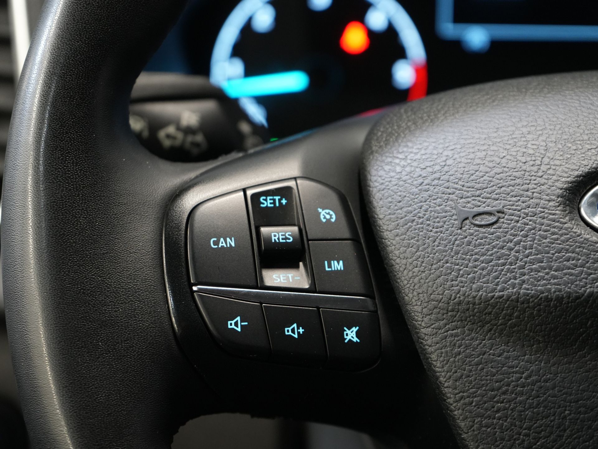 Ford Transit Custom Bestelbus 320 2.0 TDCI 170 pk Aut. L2 Trend BPM VRIJ! Carplay/ Stoelverw./ Camera/ PDC/ LMV/ Dakdragers/ Trekhaak