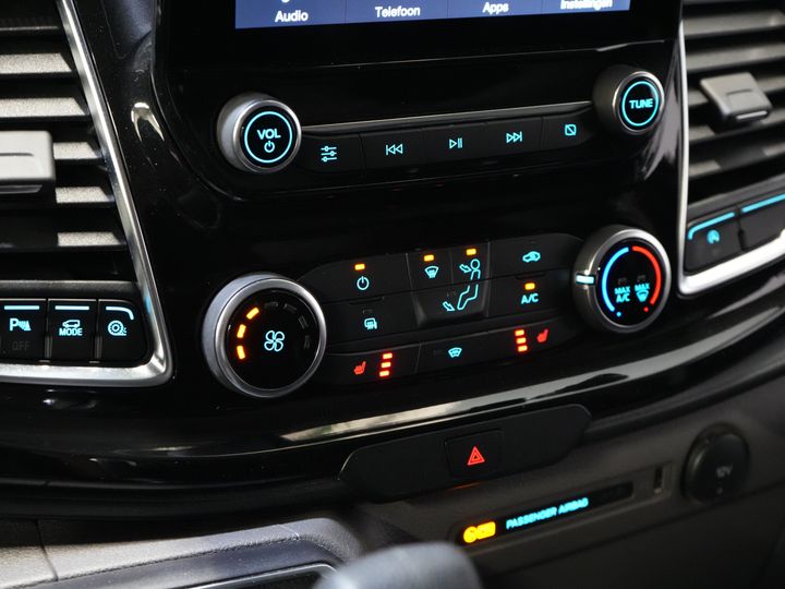 Ford Transit Custom Bestelbus 320 2.0 TDCI 170 pk Aut. L2 Trend BPM VRIJ! Carplay/ Stoelverw./ Camera/ PDC/ LMV/ Dakdragers/ Trekhaak