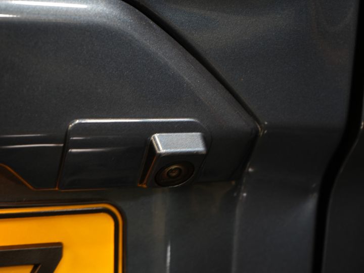 Ford Transit Custom Bestelbus 320 2.0 TDCI 170 pk Aut. L2 Trend BPM VRIJ! Carplay/ Stoelverw./ Camera/ PDC/ LMV/ Dakdragers/ Trekhaak