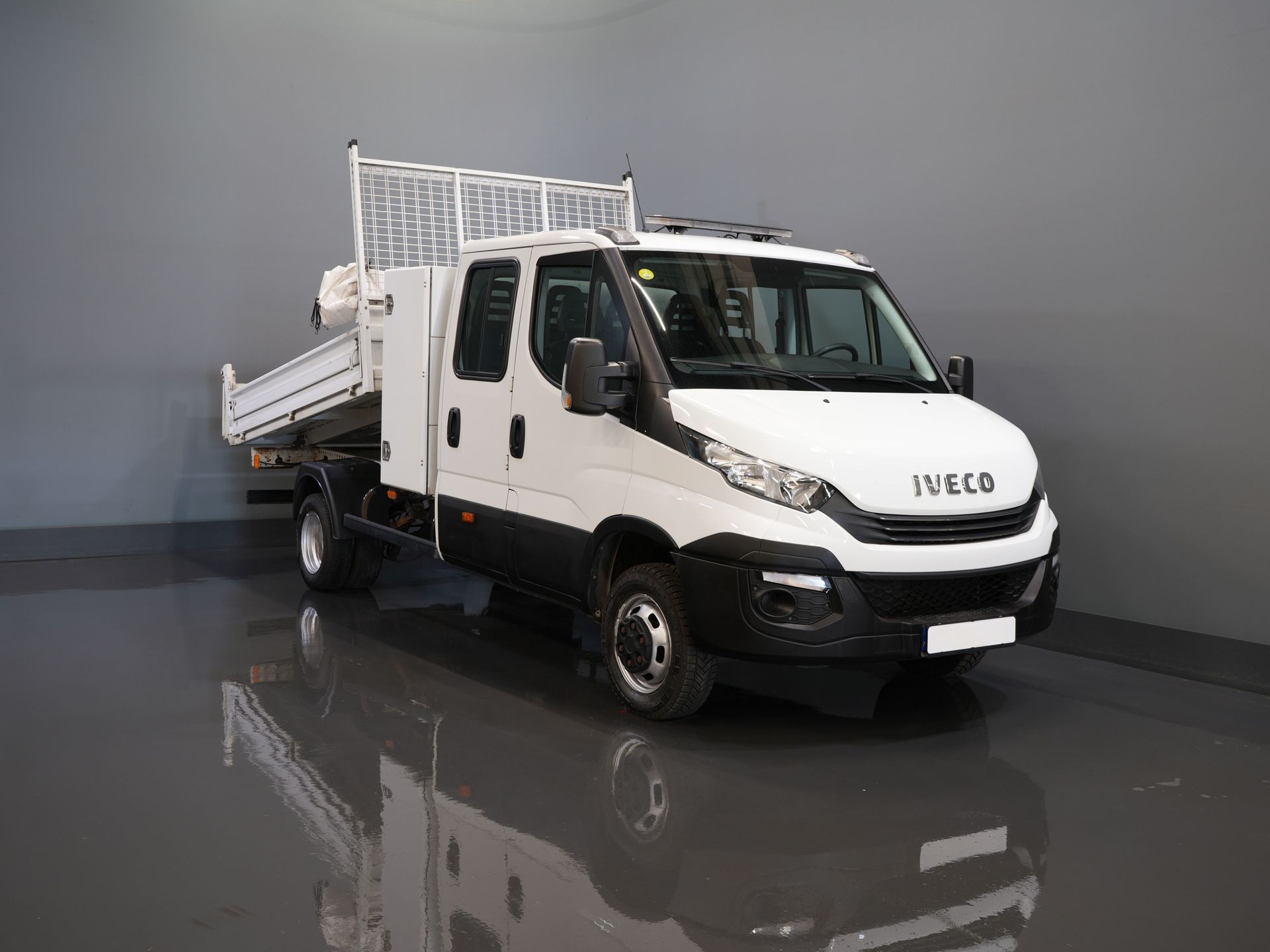 Iveco Daily Kipper 35C14D 2.3 140 KM Aut. ZF DC Podwójna kabina 6-osobowa / Wywrotka / Pick Up / Otwarta skrzynia ładunkowa / Wywrotka / 3,5 t holowania Verm./ Podwójne powietrze / Gev.Stoe