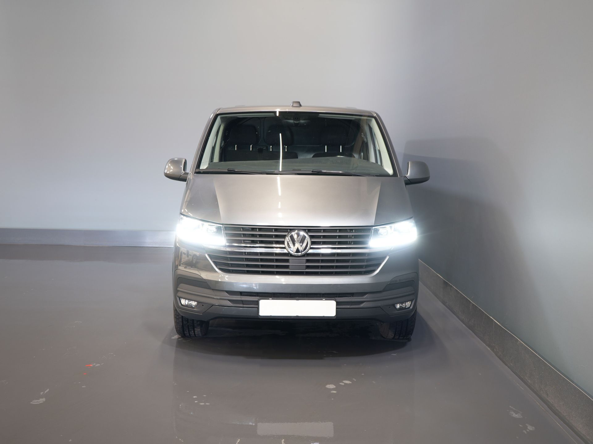 Volkswagen Transporter Van T6.1 2.0 TDI 150 hp DSG Aut. L2 BPM GRATUIT ! LED/ Adapt.Cruise/ Stand heater/ Seatverw./ Carplay/ Camera/ PDC/ LMV/ Towbar/ Airco