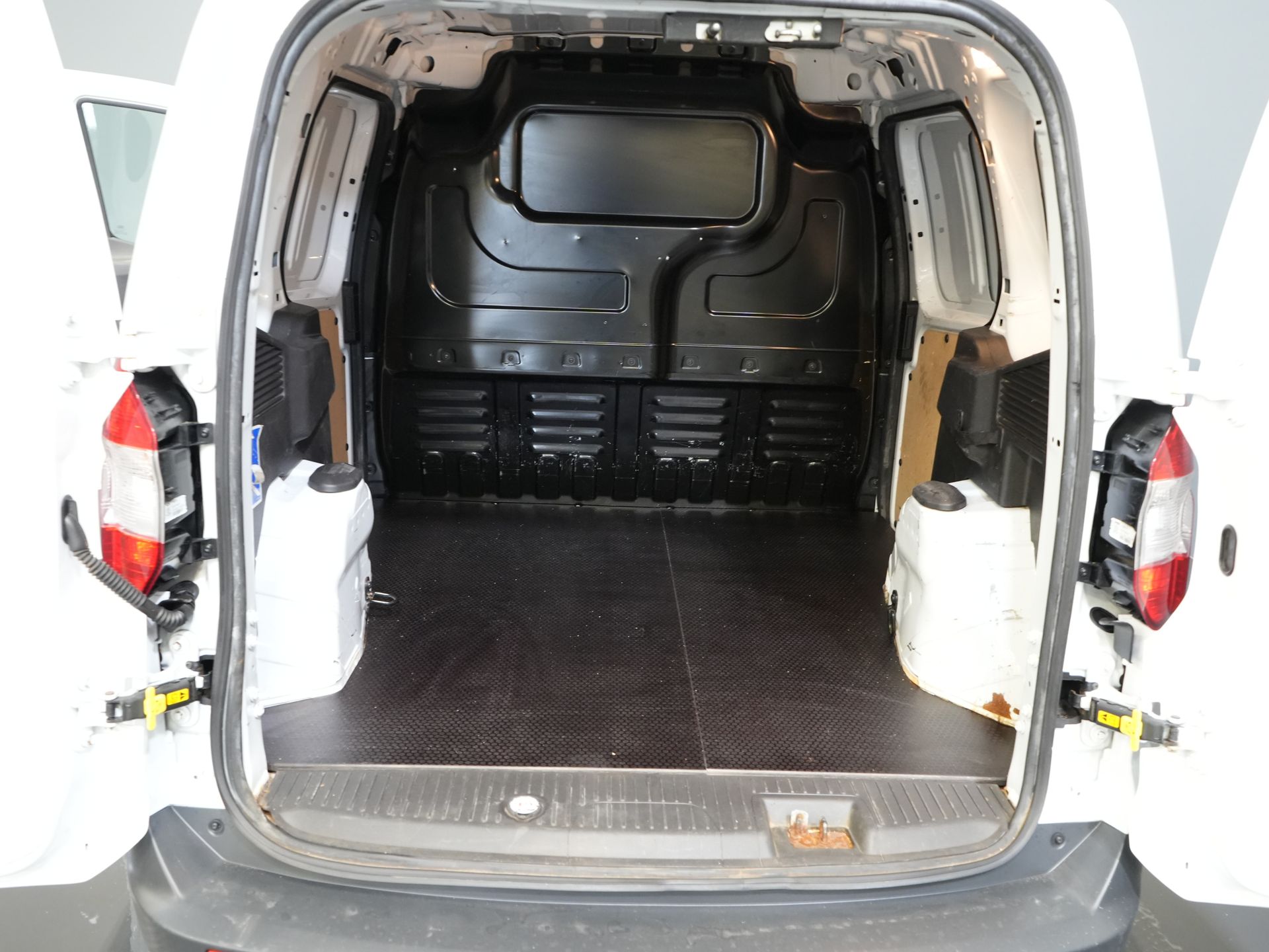 Ford Transit Courier Van 1.0 EcoBoost 100 к.с. Trend Petrol BPM FREE 2xЗсувні двері/ кондиціонер/ камера/ фаркоп/ багажник на дах