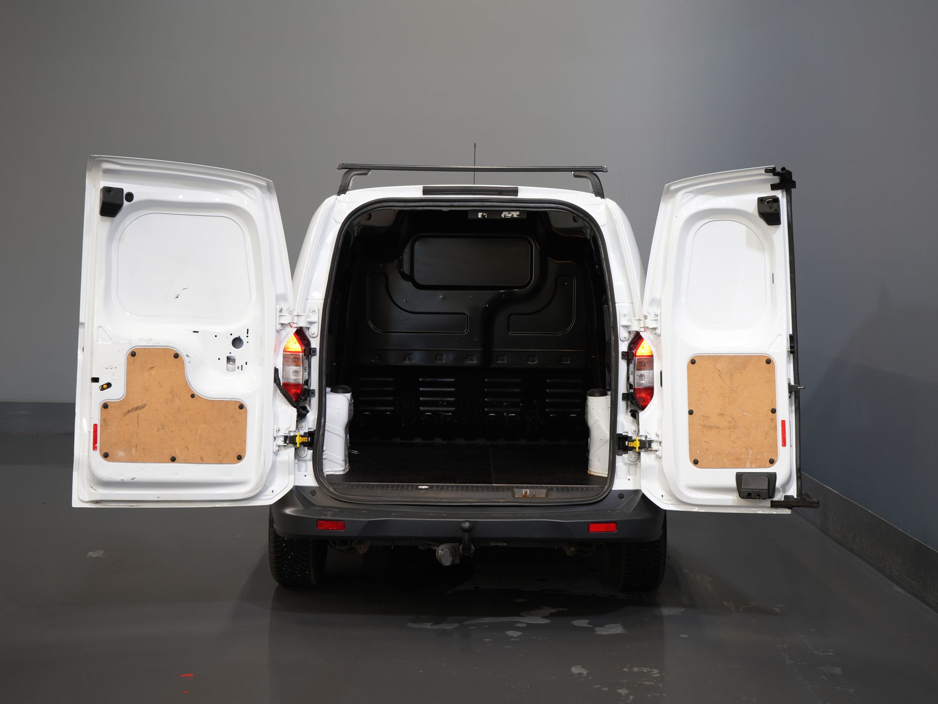 Ford Transit Courier Van 1.0 EcoBoost 100 к.с. Trend Petrol BPM FREE 2xЗсувні двері/ кондиціонер/ камера/ фаркоп/ багажник на дах