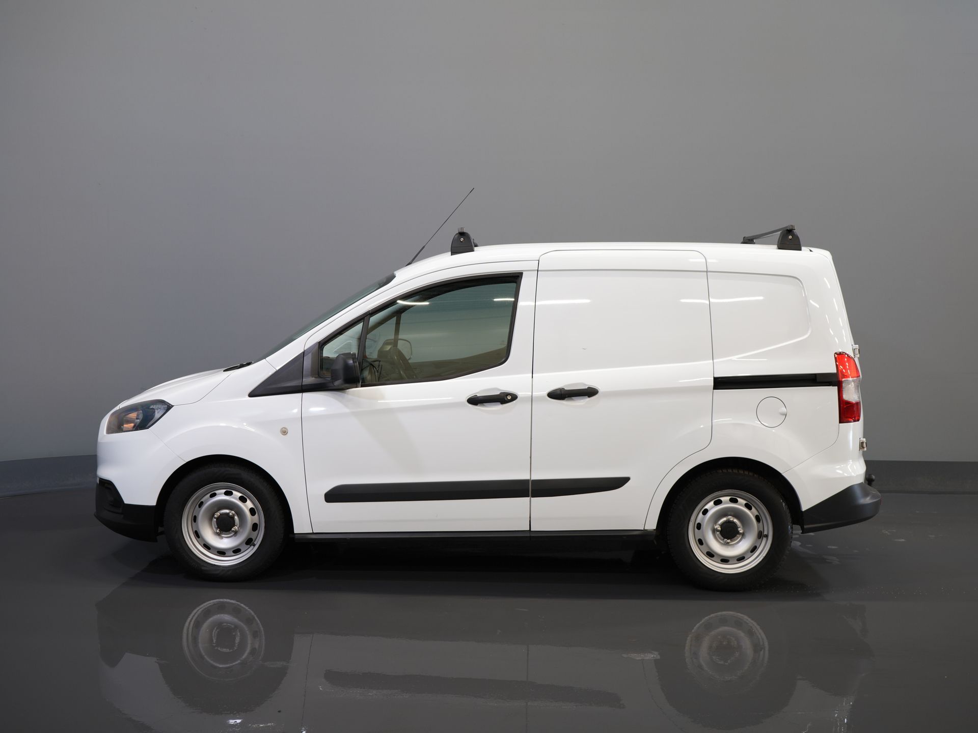 Ford Transit Courier Van 1.0 EcoBoost 100 к.с. Trend Petrol BPM FREE 2xЗсувні двері/ кондиціонер/ камера/ фаркоп/ багажник на дах