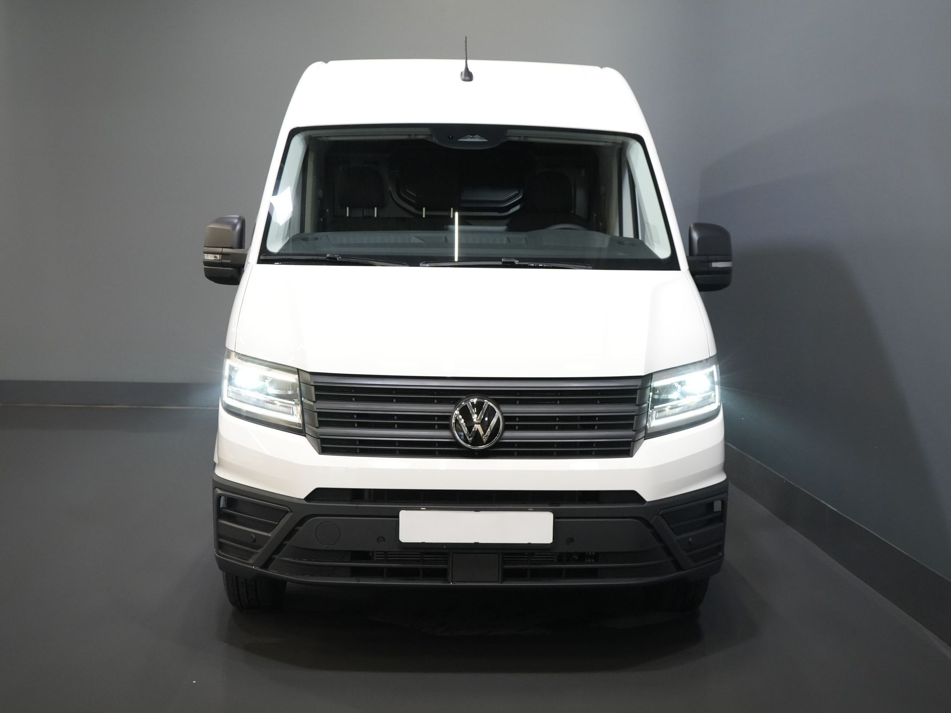 Volkswagen Crafter Van 35 2.0 TDI 140 к.с. DSG Aut. L3H3 BPM БЕЗКОШТОВНО! LED / Віртуальна кабіна / Камера / Круїз / Carplay / Gev.Stoel