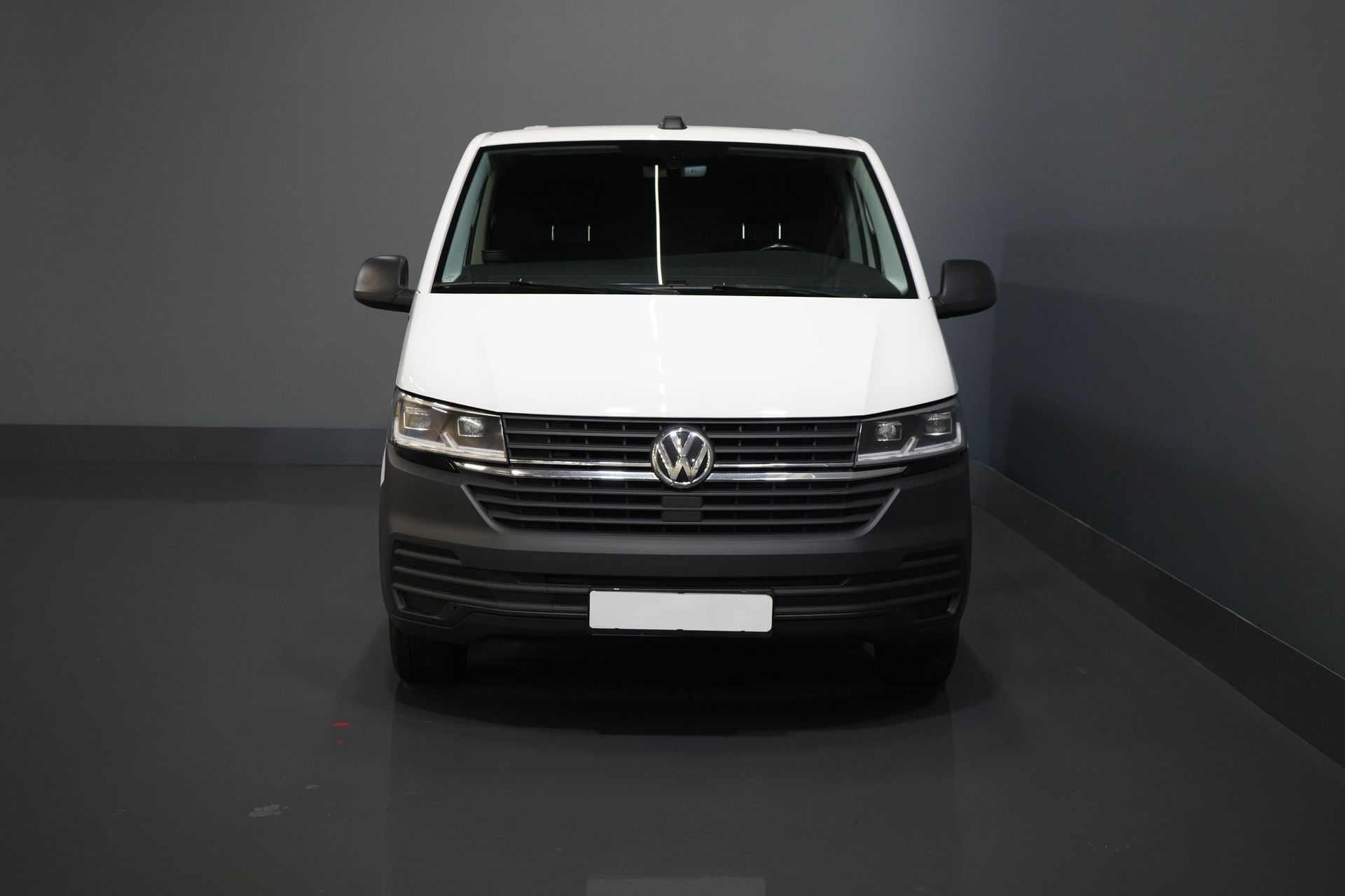 Volkswagen Transporter Van T6.1 2.0 TDI 150 CP DSG Aut. L2 2x Ușă glisantă/ LED/ Seatverw./ Încălzire stand/ Carplay/ 2.5t remorcare M.