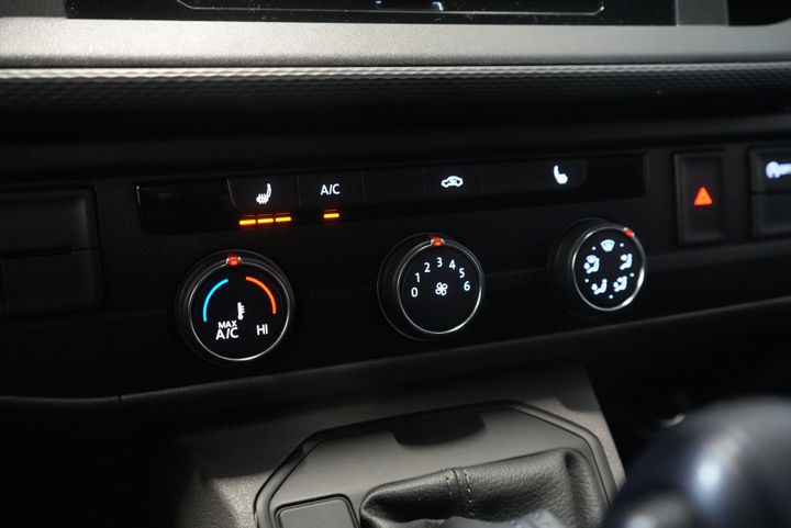 Volkswagen Transporter Van T6.1 2.0 TDI 150 CP DSG Aut. L2 2x Ușă glisantă/ LED/ Seatverw./ Încălzire stand/ Carplay/ 2.5t remorcare M.