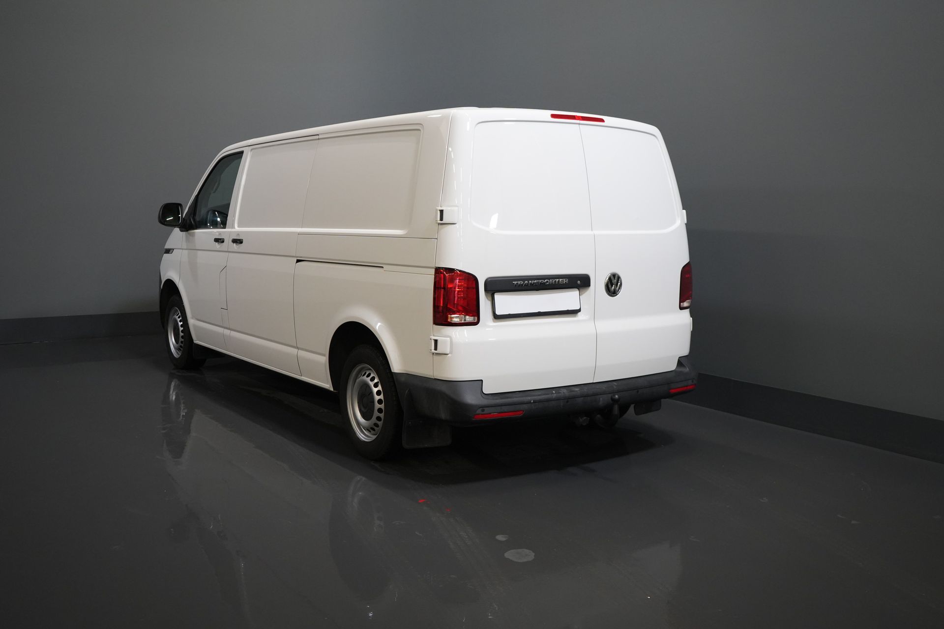 Volkswagen Transporter Van T6.1 2.0 TDI 150 CP DSG Aut. L2 2x Ușă glisantă/ LED/ Seatverw./ Încălzire stand/ Carplay/ 2.5t remorcare M.