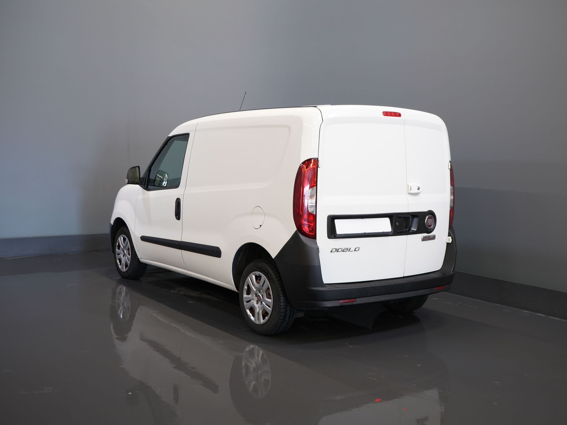 Fiat Dobló Cargo Bestelbus 1.3 MJ BPM VRIJ! 7x Voorraad NL Auto/ Airco/ Bluetooth/ Betimmering