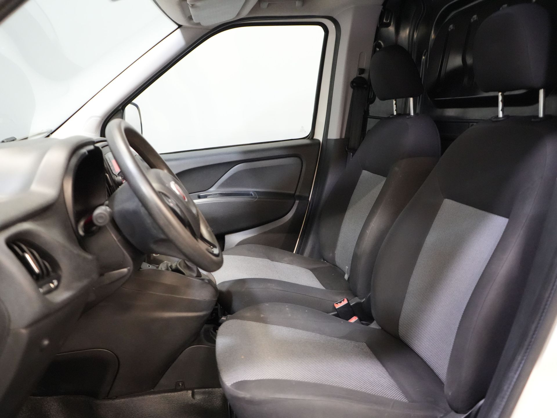 Fiat Dobló Cargo Bestelbus 1.3 MJ BPM VRIJ! 7x Voorraad NL Auto/ Airco/ Bluetooth/ Betimmering