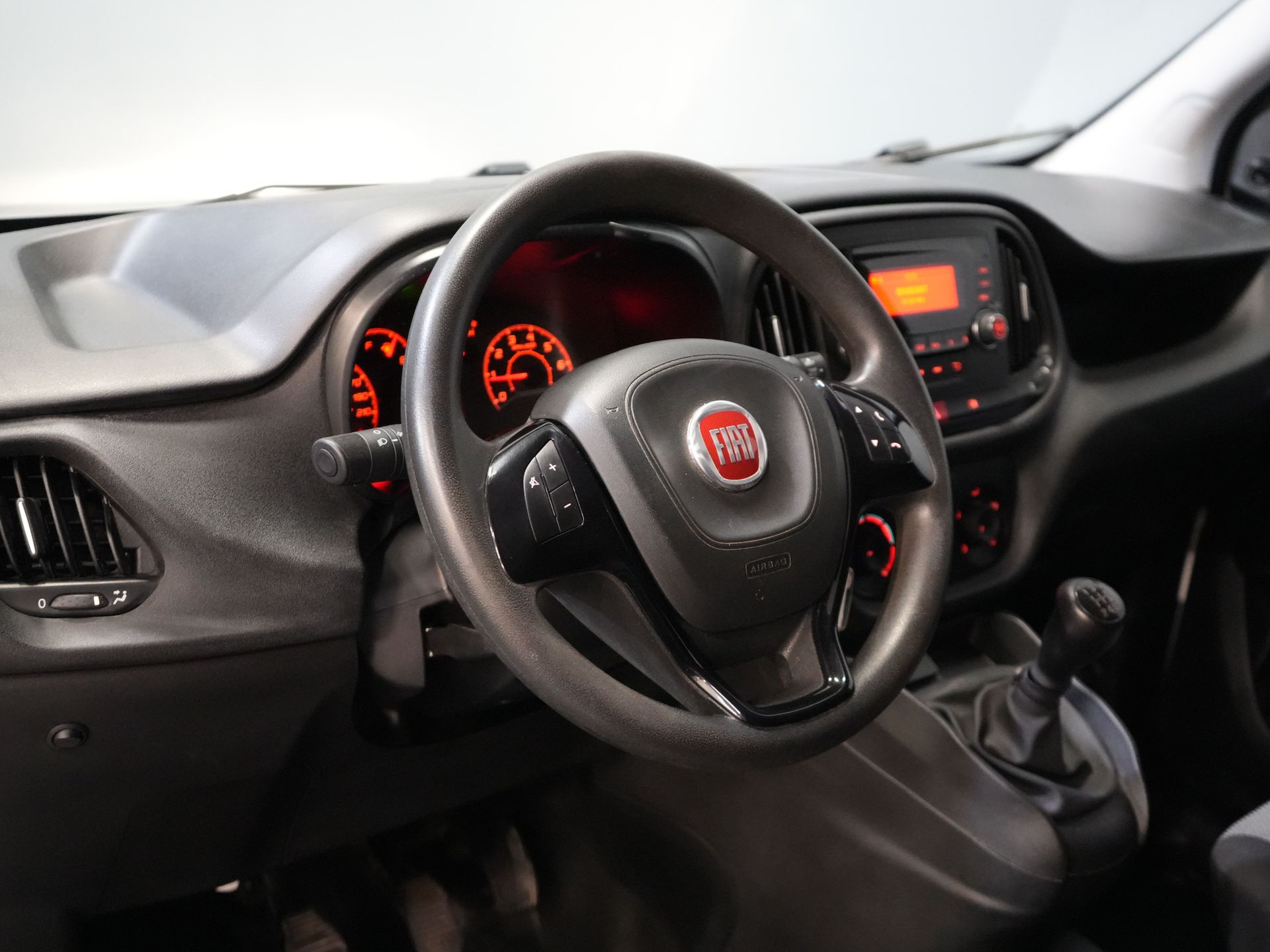 Fiat Dobló Cargo Bestelbus 1.3 MJ BPM VRIJ! 7x Voorraad NL Auto/ Airco/ Bluetooth/ Betimmering