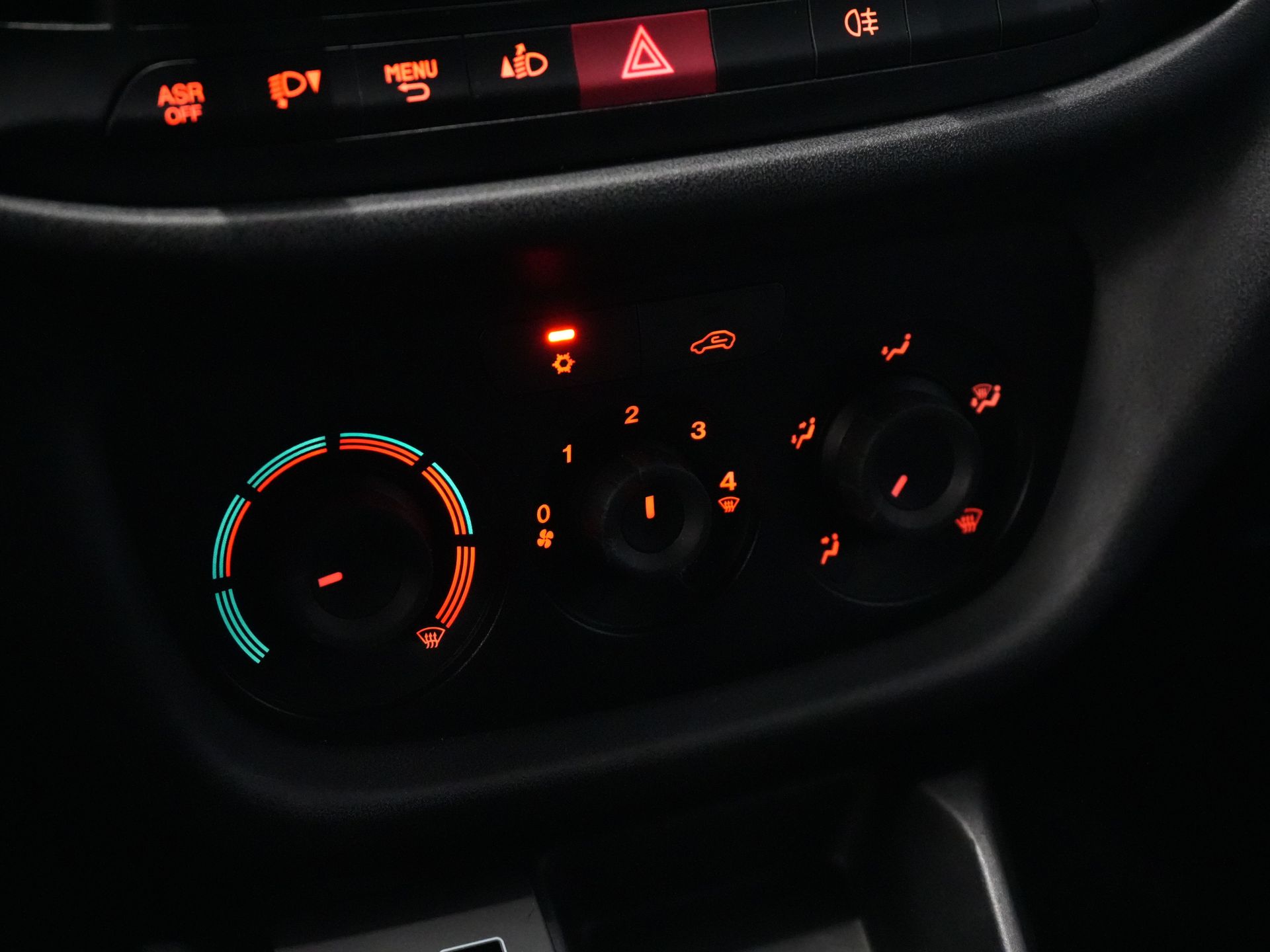 Fiat Dobló Cargo Bestelbus 1.3 MJ BPM VRIJ! 7x Voorraad NL Auto/ Airco/ Bluetooth/ Betimmering
