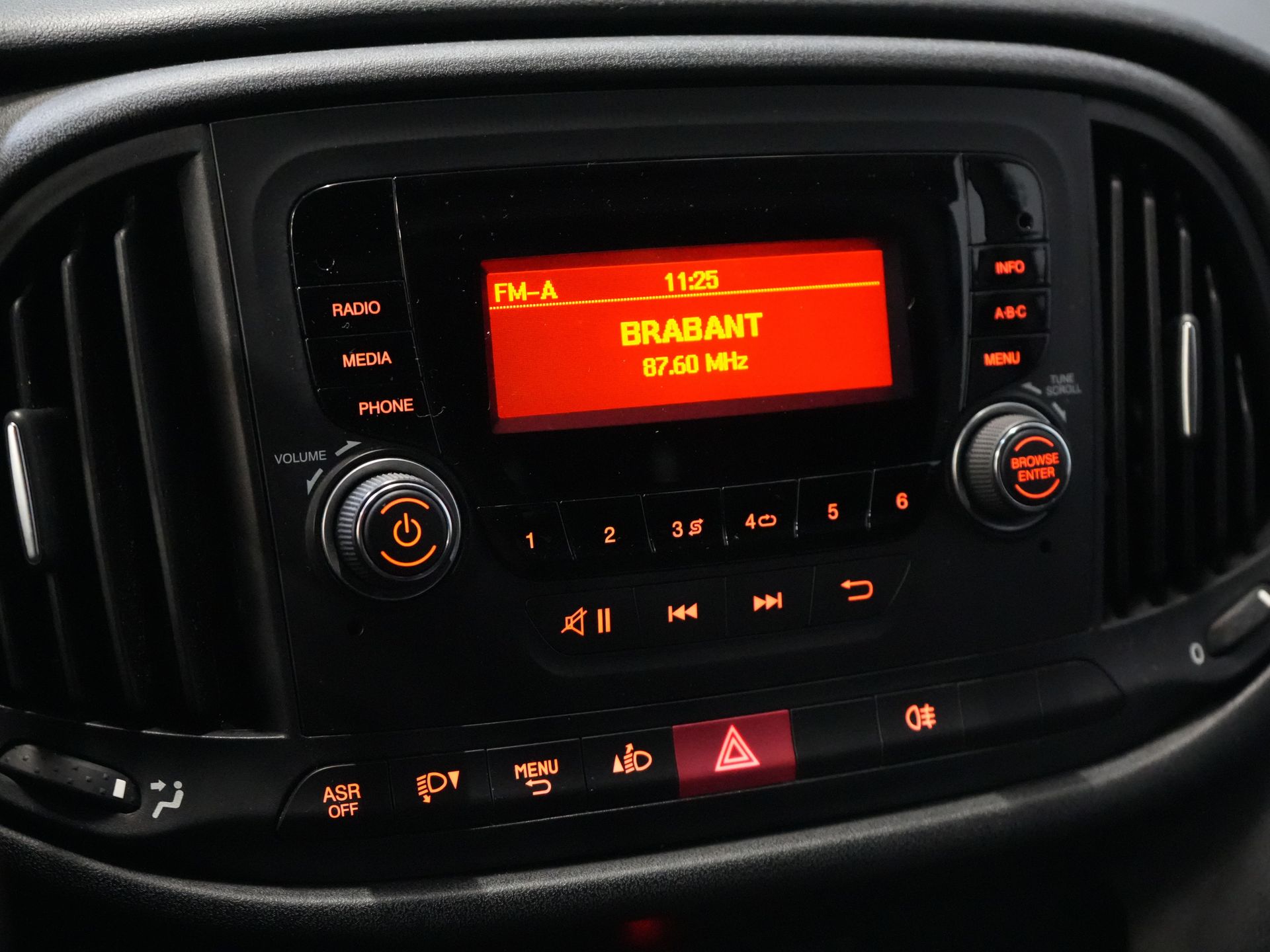 Fiat Dobló Cargo Bestelbus 1.3 MJ BPM VRIJ! 7x Voorraad NL Auto/ Airco/ Bluetooth/ Betimmering