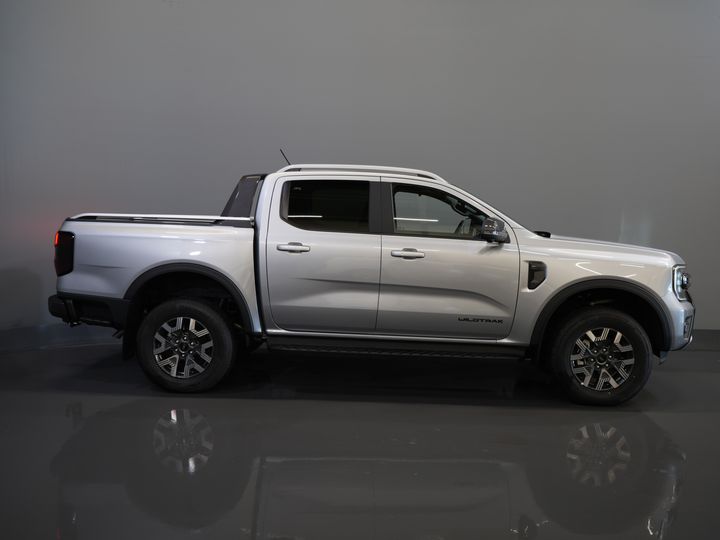 Ford Ranger Pick-Up Ford Ranger Wildtrak 2.3 PHEV Double Cab 4x4/ B&O/ Elek. Roll Cover/ Tech-Pack/ Adapt.Cruise/ 3.5t Towing Verm./ 360 Camera/ Leather/
