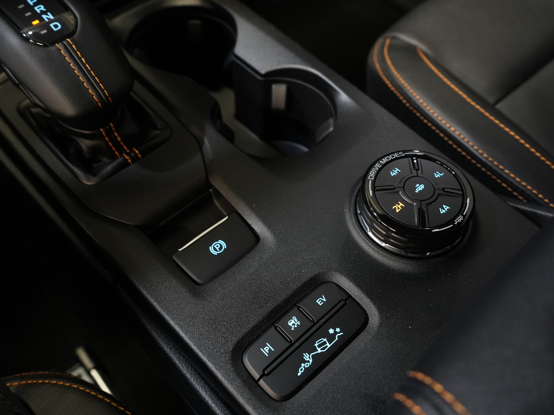 Ford Ranger Pick-Up Ford Ranger Wildtrak 2.3 PHEV Double Cab 4x4/ B&O/ Elek. Roll Cover/ Tech-Pack/ Adapt.Cruise/ 3.5t Towing Verm./ 360 Camera/ Leather/