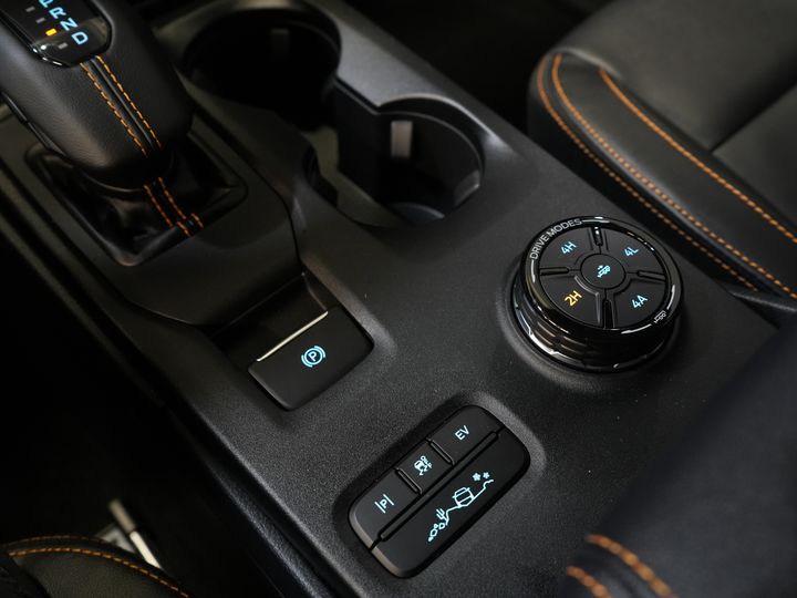 Ford Ranger Pick-Up Ford Ranger Wildtrak 2.3 PHEV Double Cab 4x4/ B&O/ Elek. Roll Cover/ Tech-Pack/ Adapt.Cruise/ 3.5t Towing Verm./ 360 Camera/ Leather/