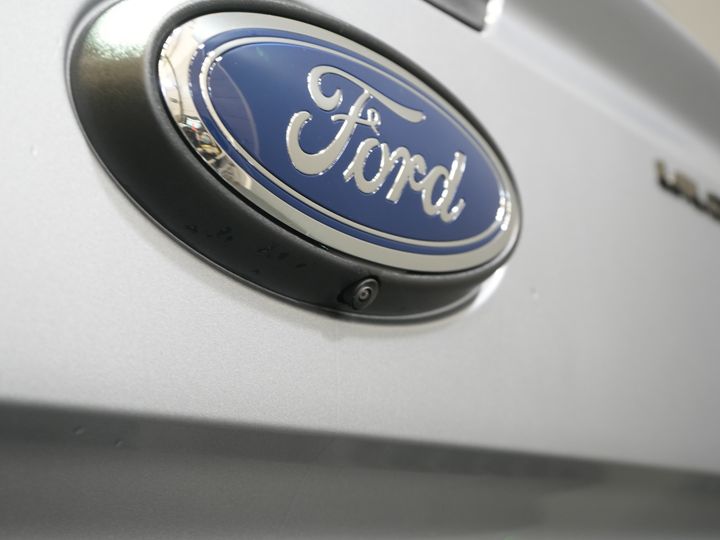 Ford Ranger Pick-Up Ford Ranger Wildtrak 2.3 PHEV Double Cab 4x4/ B&O/ Elek. Roll Cover/ Tech-Pack/ Adapt.Cruise/ 3.5t Towing Verm./ 360 Camera/ Leather/