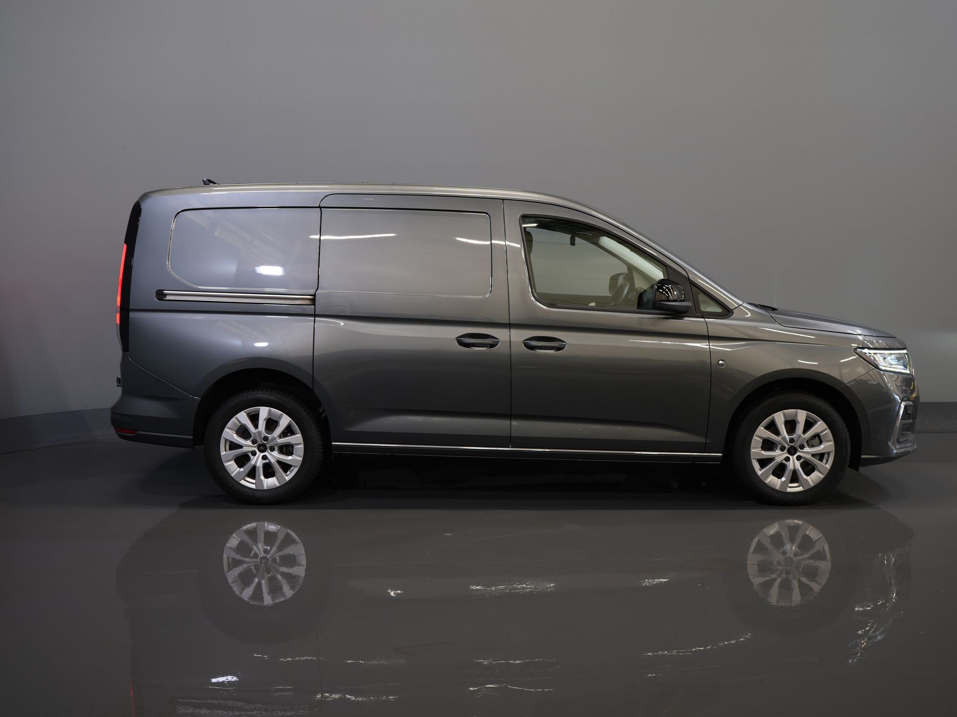 Volkswagen Caddy Cargo Maxi Bestelbus (Connect) 2.0 125 pk DSG Aut. L2 Limited BPM VRIJ! Adapt.Cruise/ LED/ Virtual Cockpit/ Stoelverw./ Carplay/ Stuurverw./ Navi/ Ca