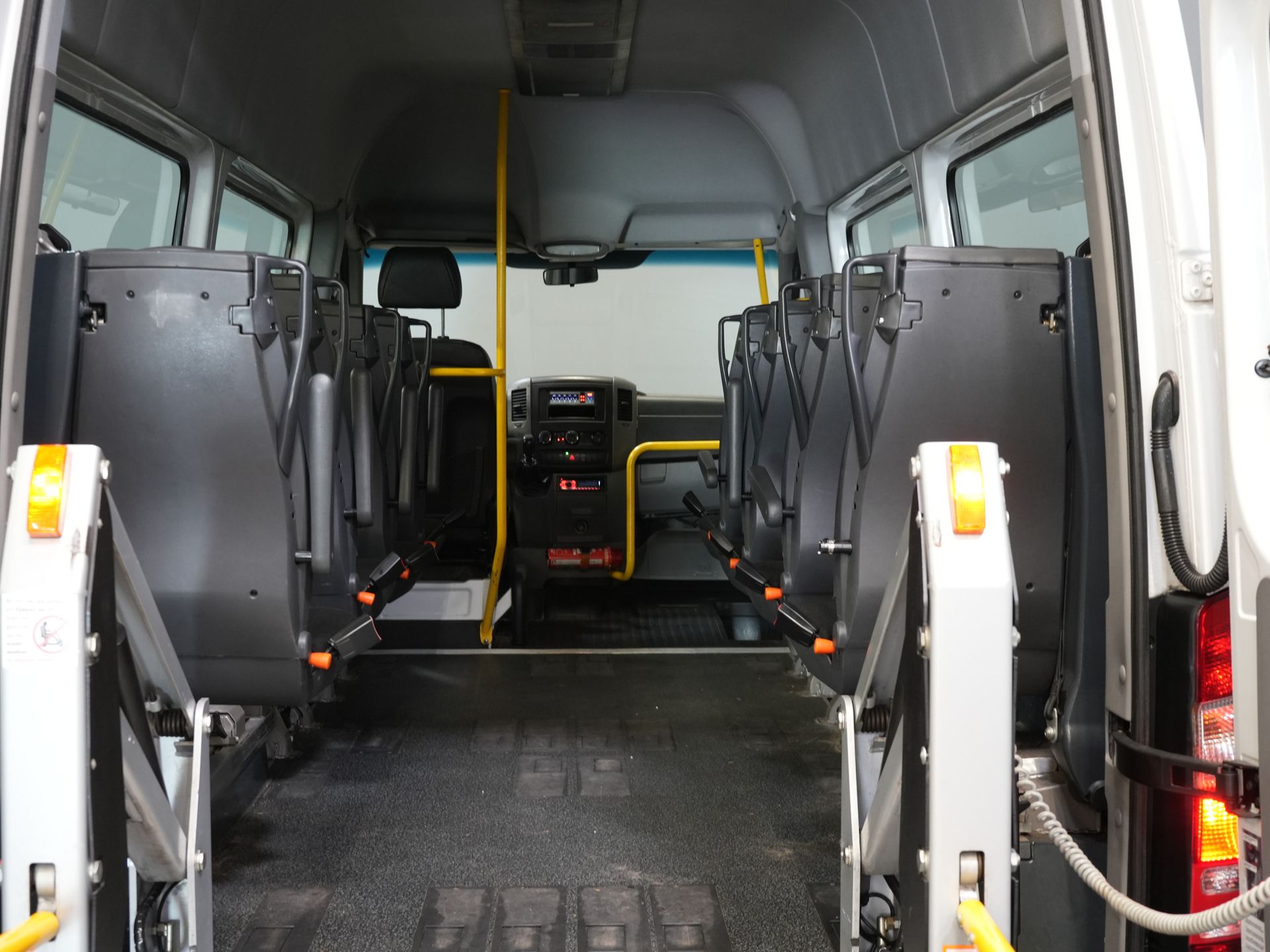 Mercedes-Benz Sprinter Trasporto Passeggeri 313 2.2 CDI L2H2 € 10.164 IVA inclusa BPM FREE! Combi/ 9 persone/ Kombi/ 9P/ Aria condizionata/ Ascensore per sedie a rotelle