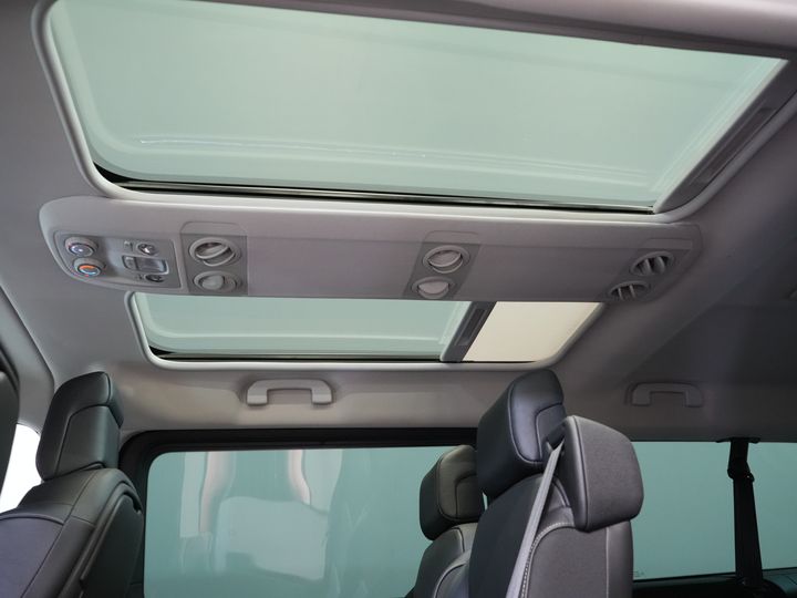 Peugeot e-Traveller Passenger L3 75kWh 348 km WLTP LED/ Chargeur rapide/ Pano/ 8 pers./ Adapt.Cruise/ Cuir/ 2x Elek.Sliding/ Elek.Seats/ Sièges massants/ Suspension des sièges
